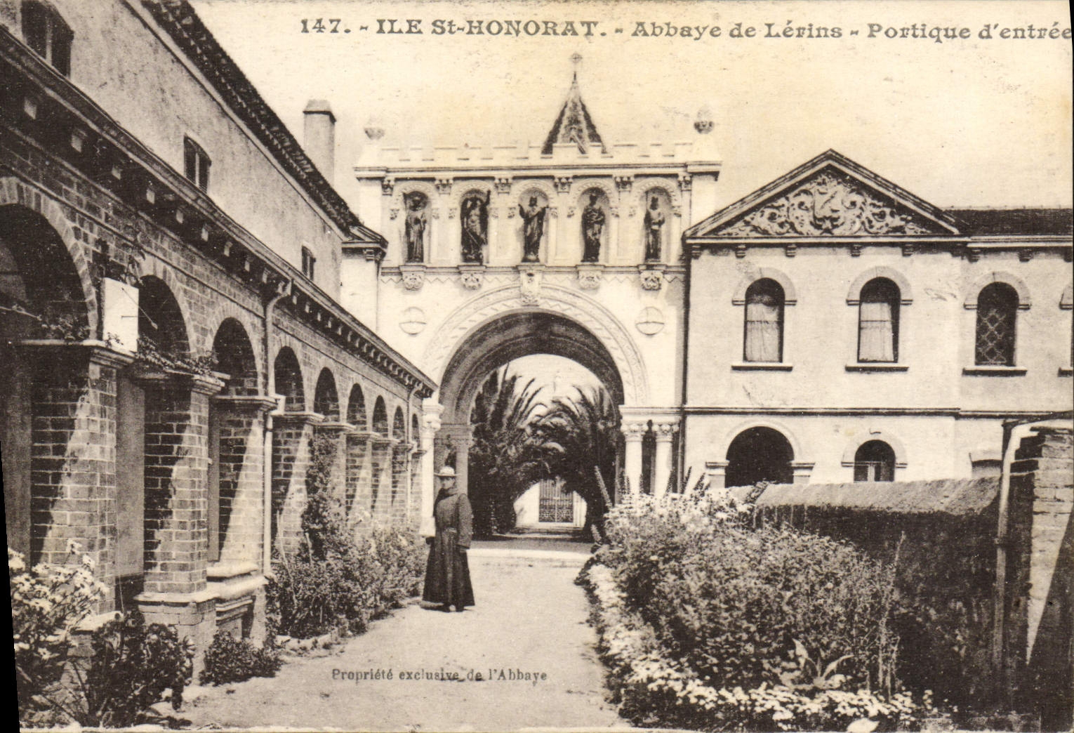 CPA Ile St Honorat Abbaye de Lerins Portiquue d'entree