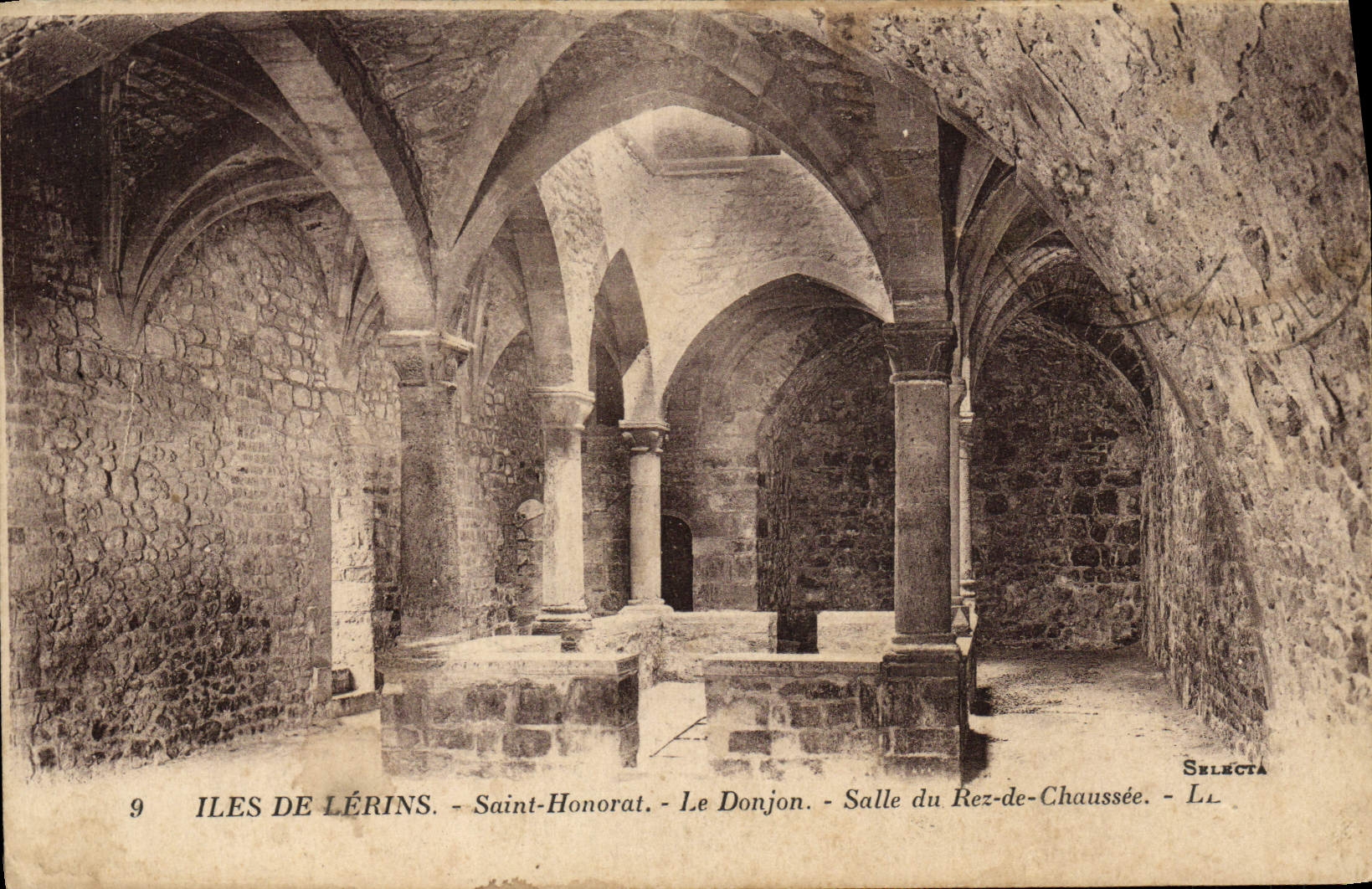 VINTAGE POSTCARD of Lerins Saint Honorat the Keep Room of rez of roadway