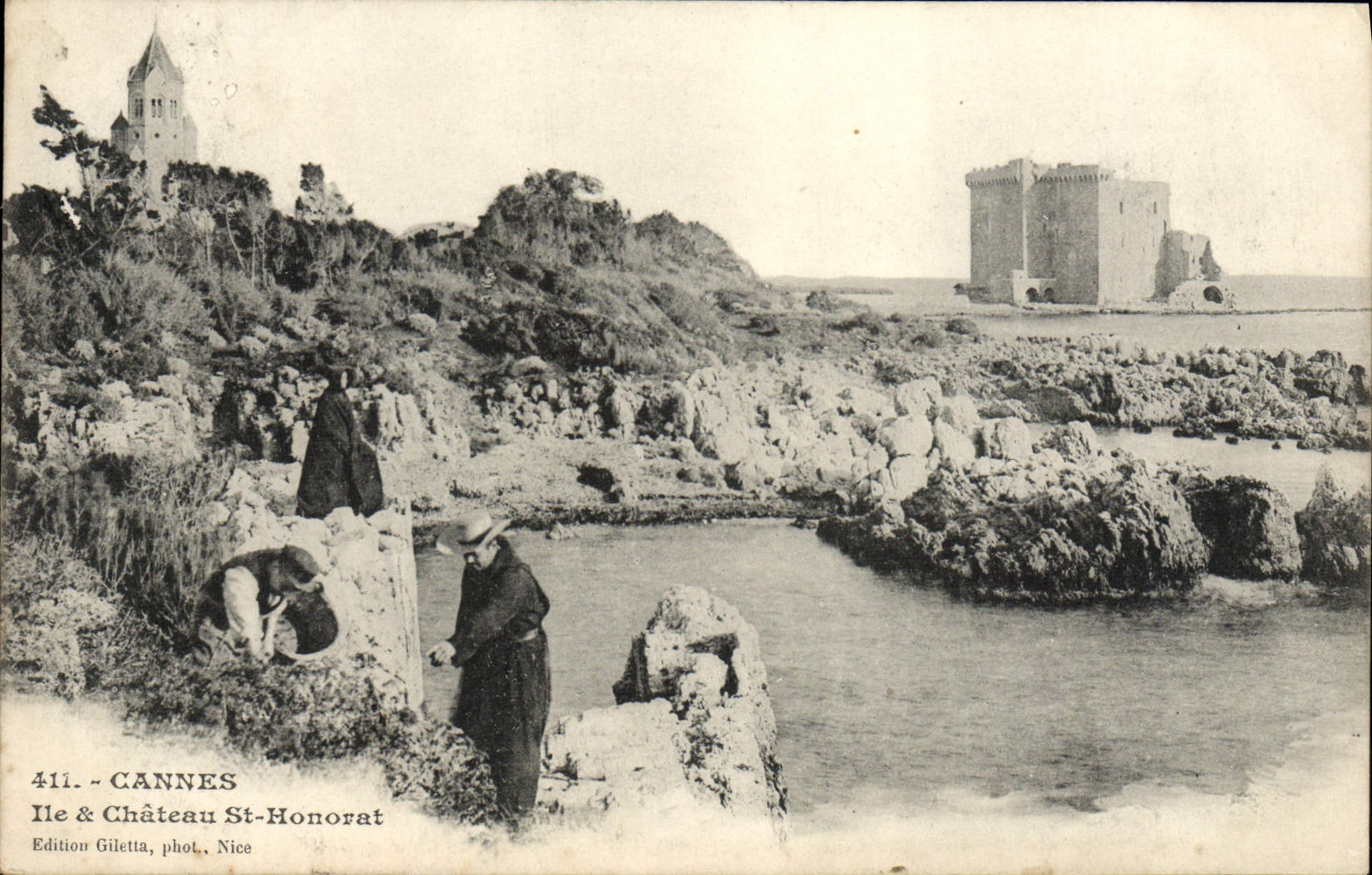 VINTAGE POSTCARD Cannes the Castle St Honorat