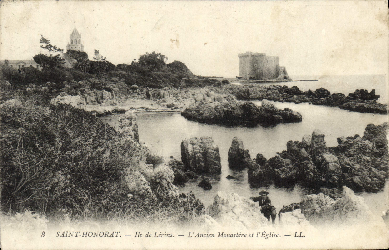 CPA Saint Honorat lle de Lerins L'Ancien Monastere et l'Eglise 