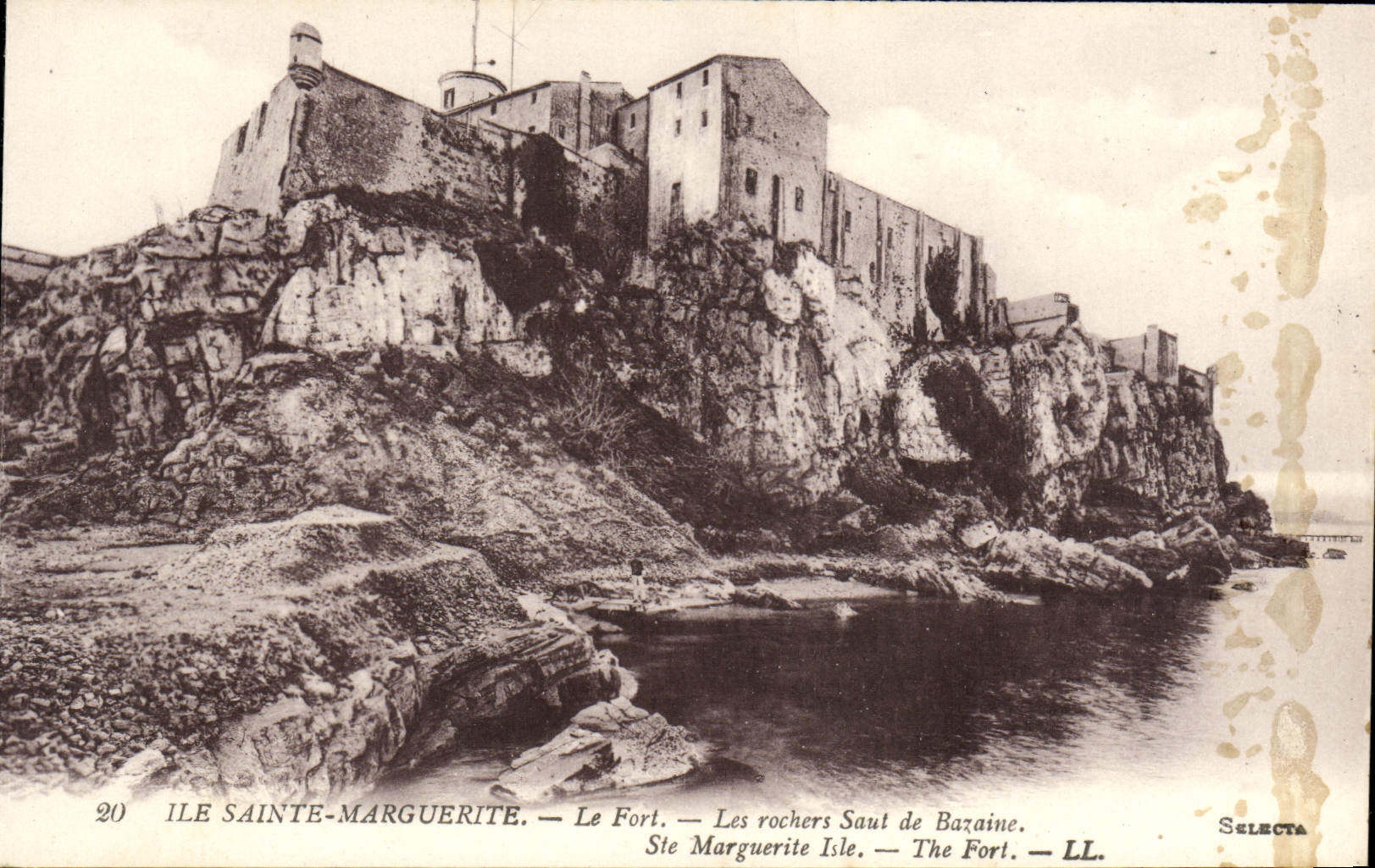 CPA lle Sainte Marguerite Le Fort Les rochers Saut de Bazaine