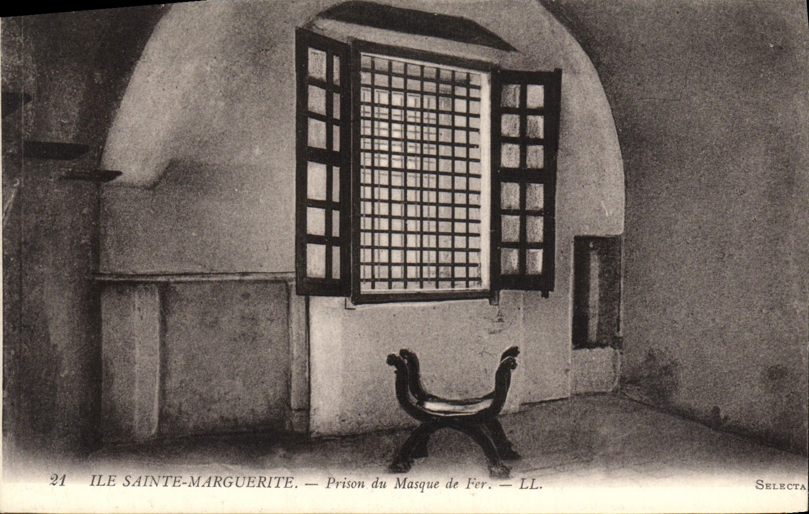 VINTAGE POSTCARD Sainte the Marguerite Prison of the Iron Mask