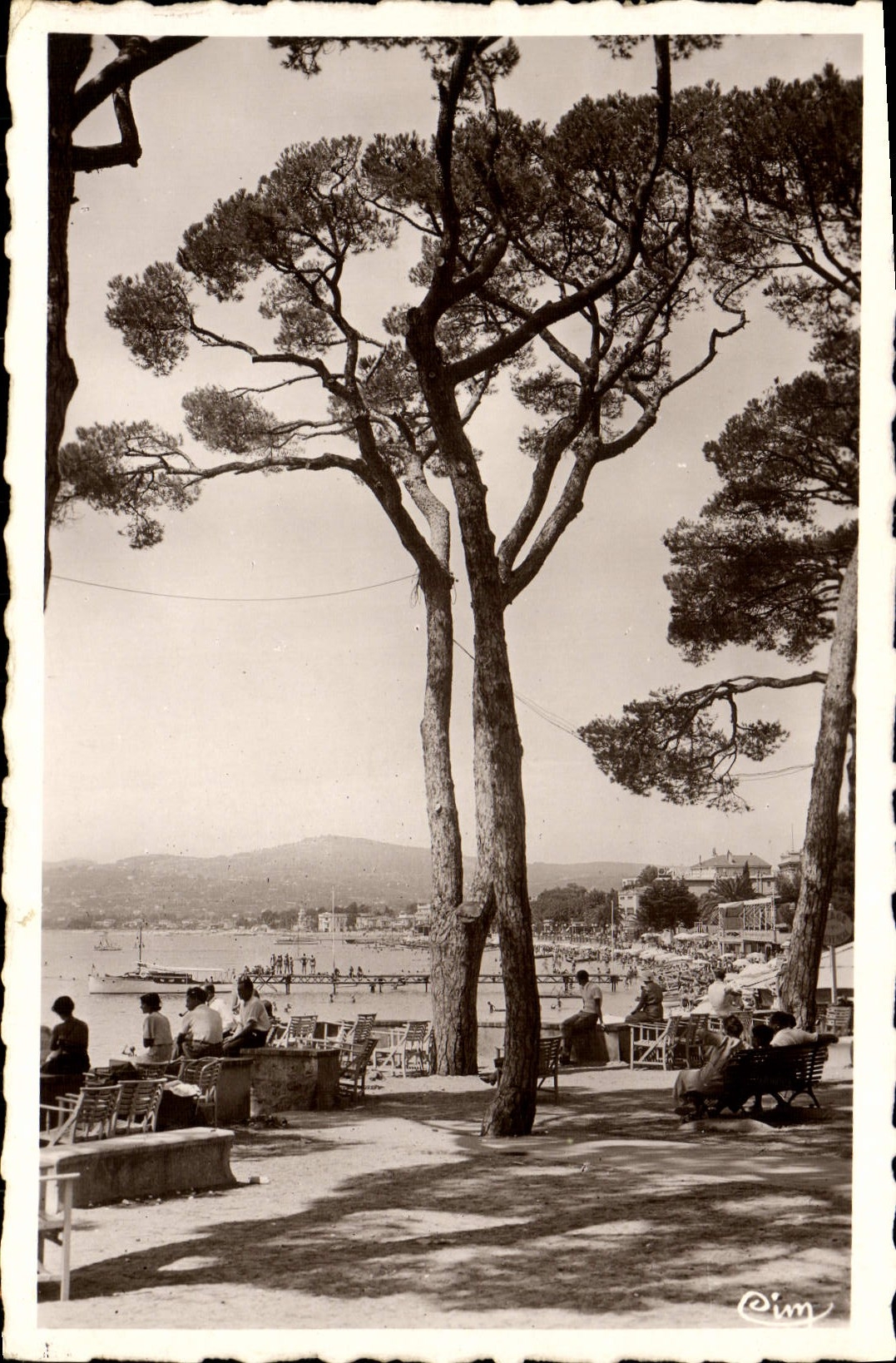 CPA Juan les Pins La Plage de la Pinede