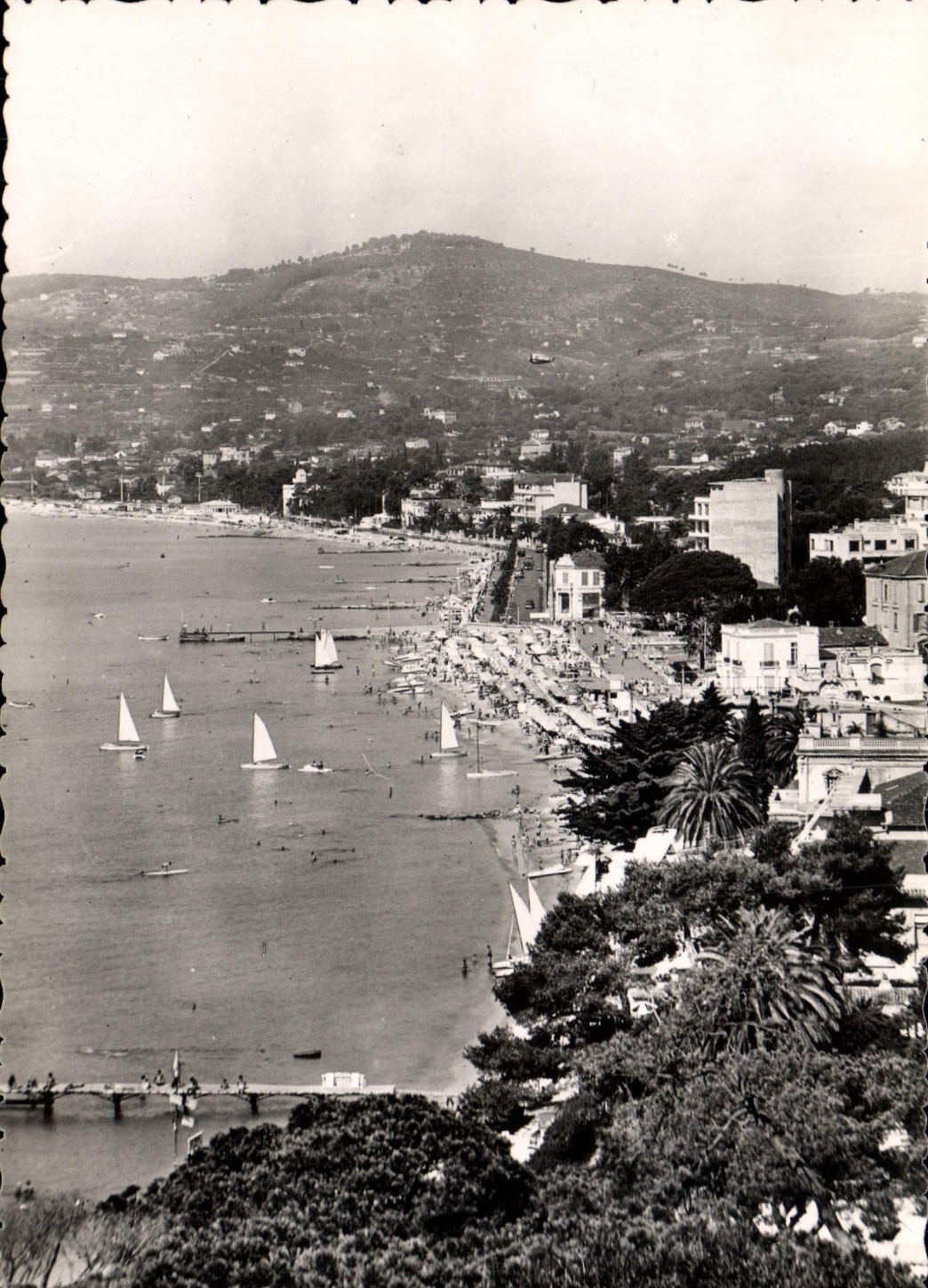 CPA Juan les Pins Le Bord de Mer 