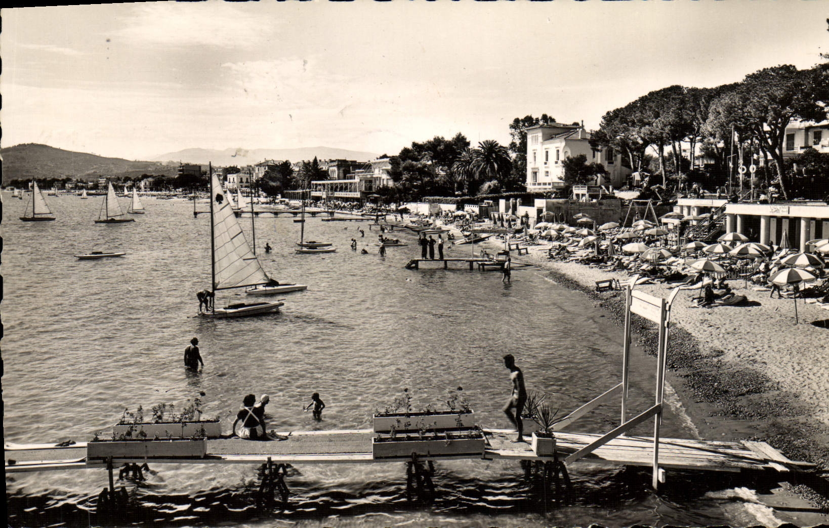 CPA Juan les Pins La Plage 