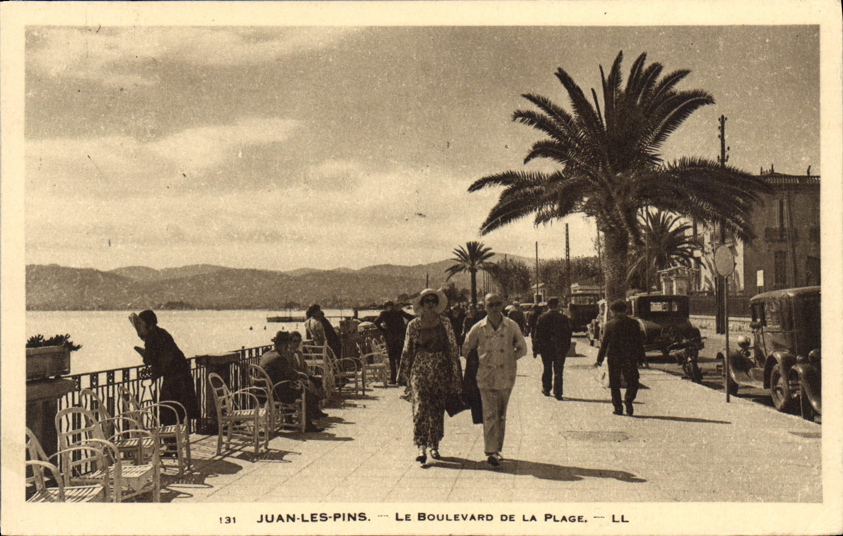 CPA Juan les Pins Le Boulevard de la Plage