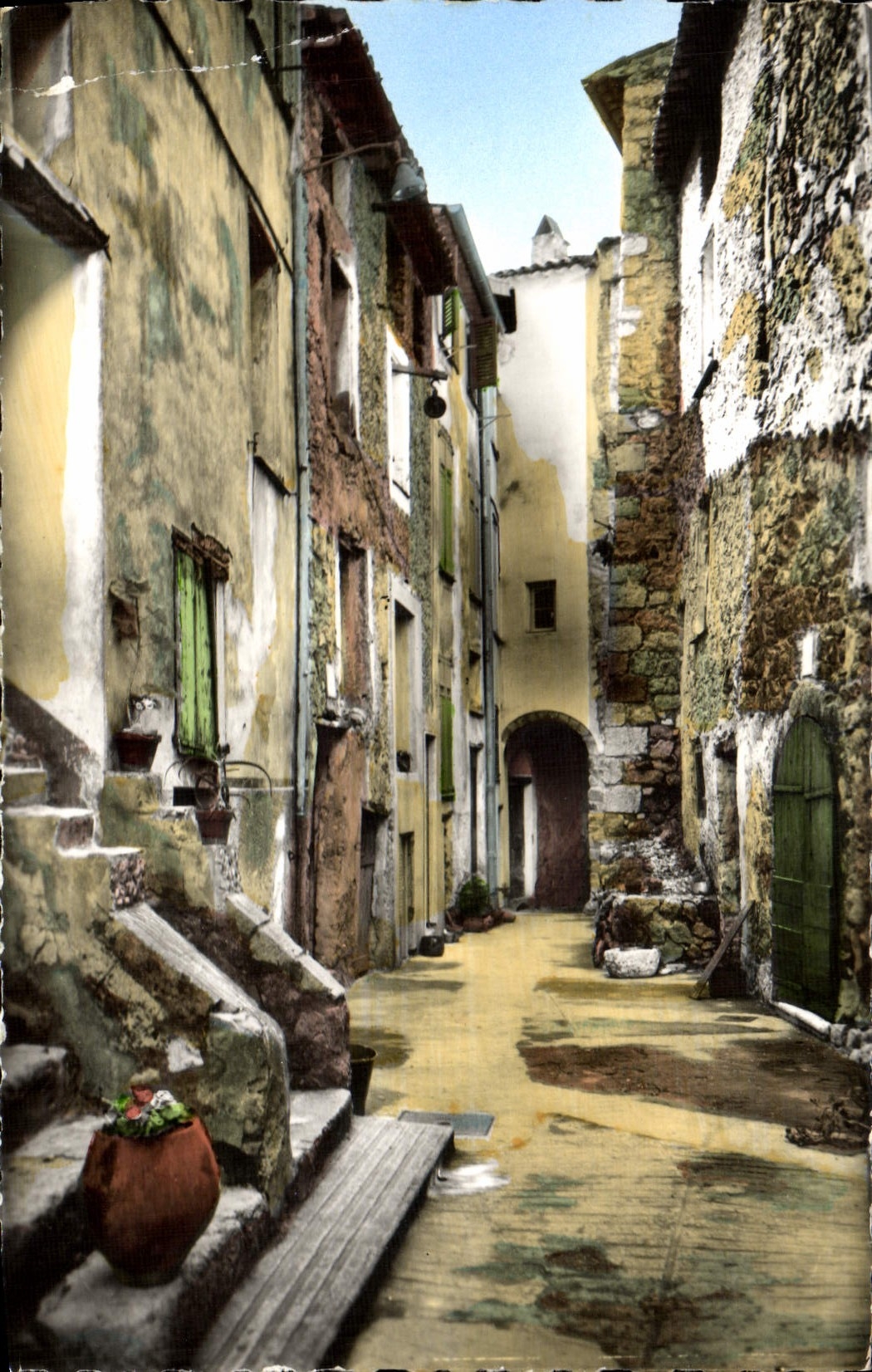 Calle de la mujer mayor de Levens de la POSTAL de la VENDIMIA