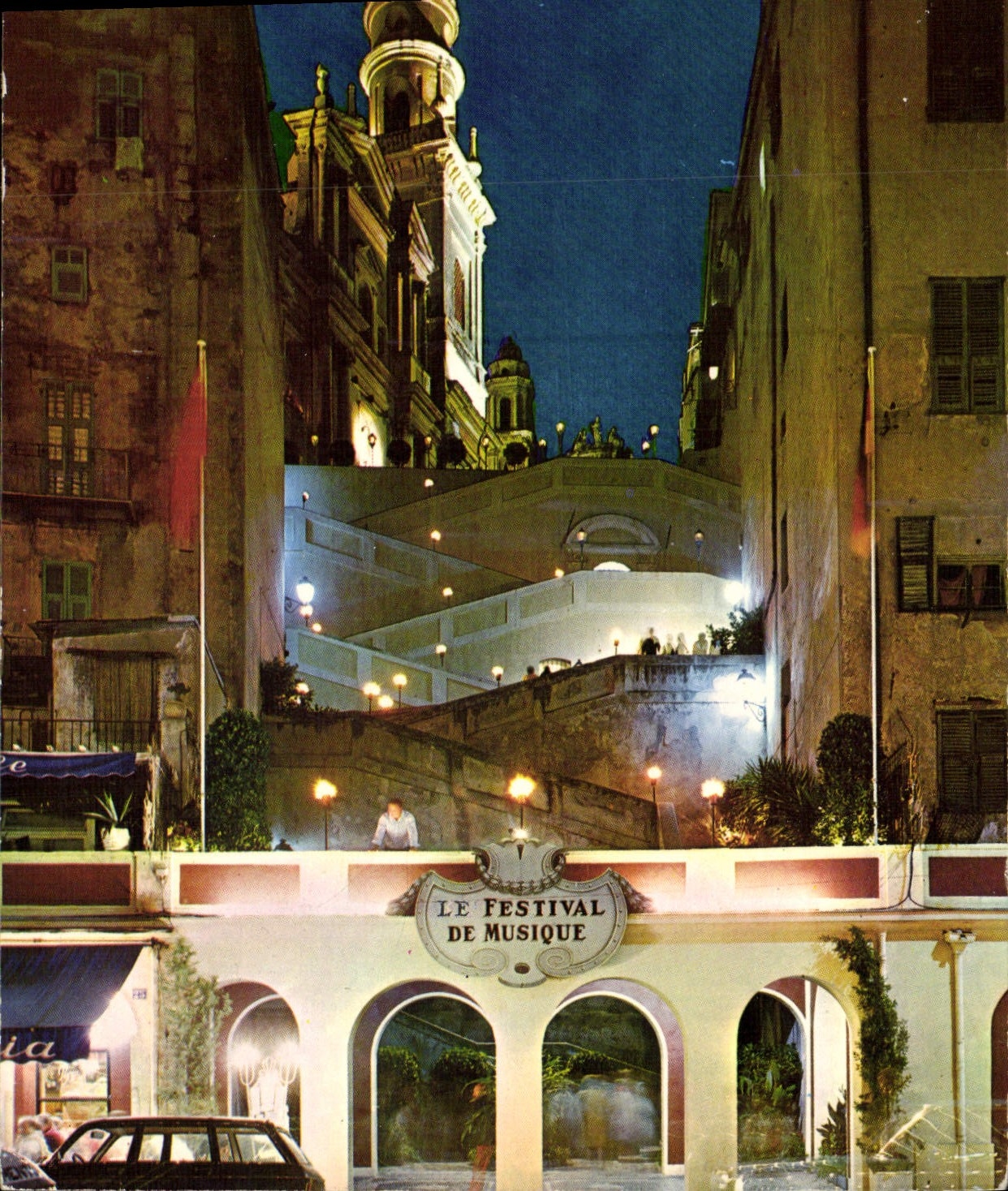 POSTAL MODERNA Menton dimensión del festival azul de riviera francesa del Saint Michel de la iglesia de la música la noche