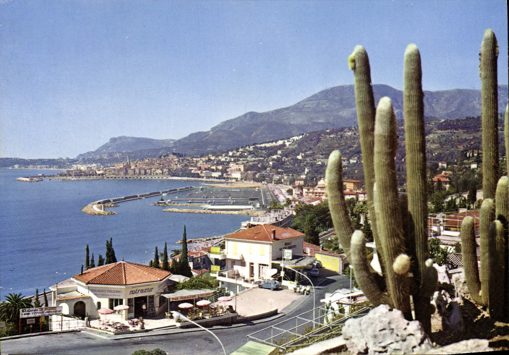 POSTAL MODERNA Menton ver el nuevo puerto