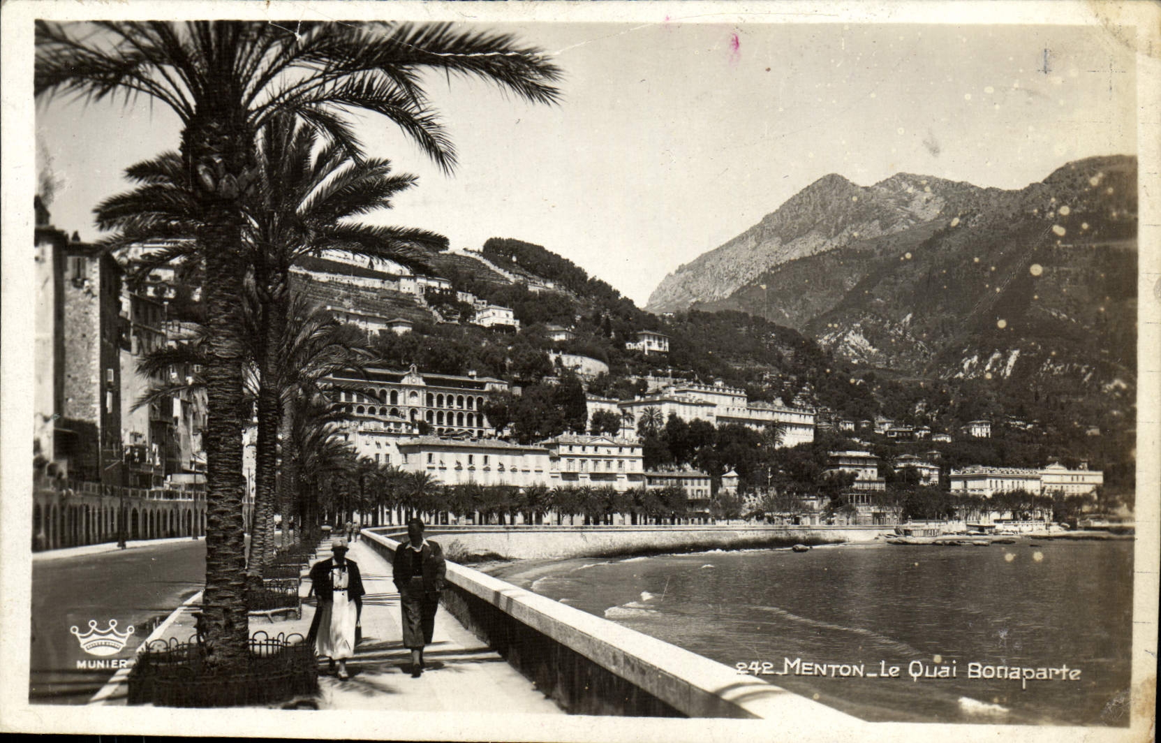 POSTAL de la VENDIMIA Menton el Bonaparte Quay