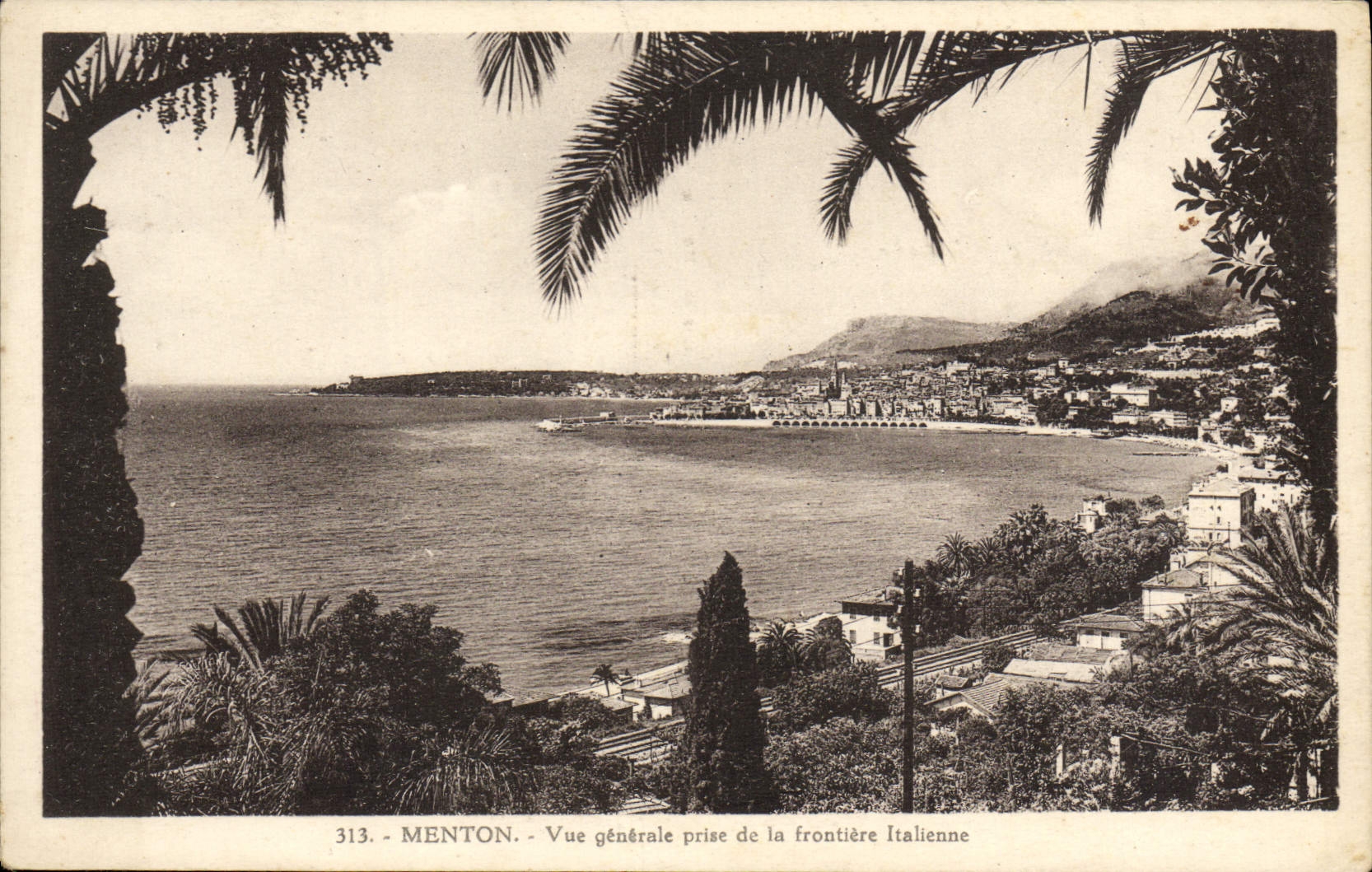 CPA Menton Vue Generale Prise de la Frontiere italienne 