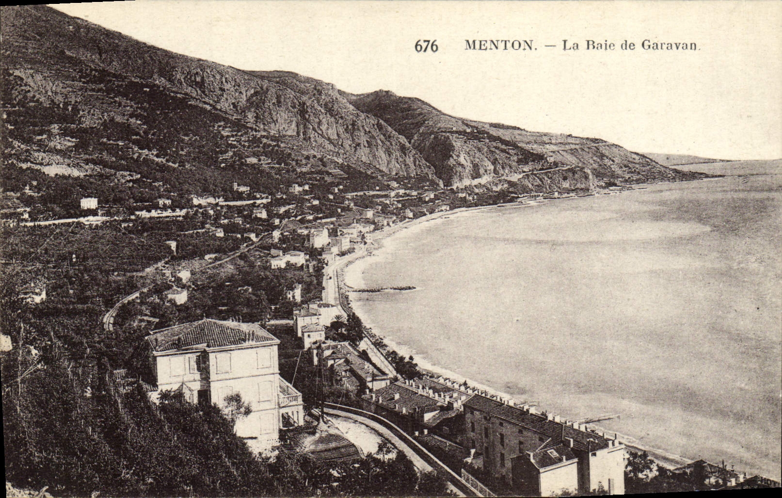 VINTAGE POSTCARD Menton the Bay De Garavan