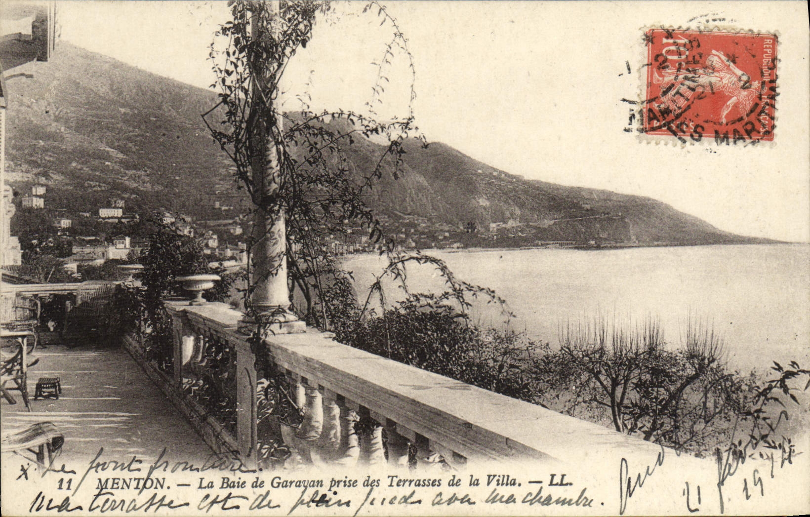 POSTAL de la VENDIMIA Menton la bahía De Garavan Taken de la terraza del chalet