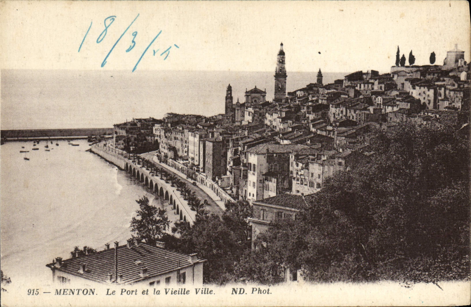 CPA Menton Le Port et la Vieille Ville