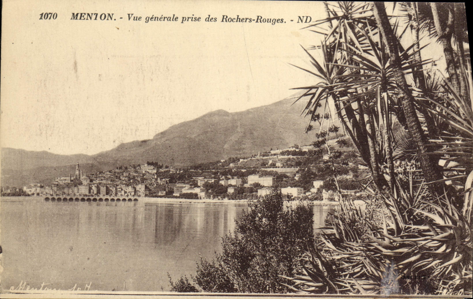 CPA Menton Vue Generale Prise des Rochers Rouges