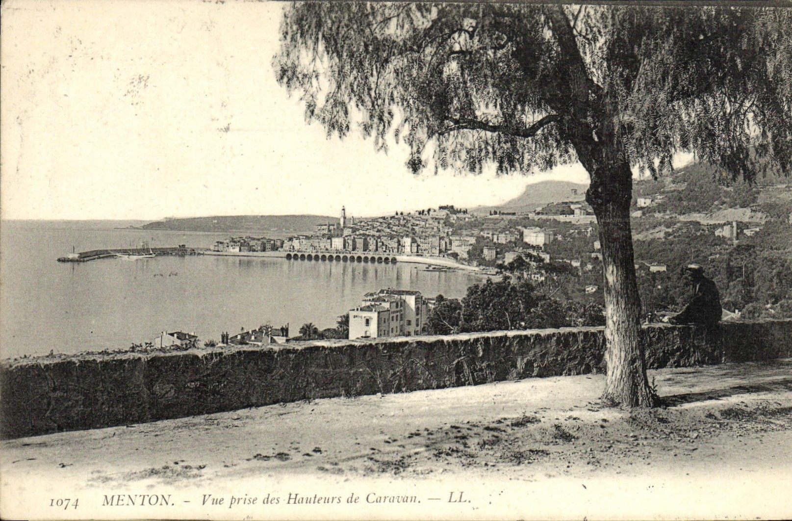 CPA Menton Vue Prise des Hauteurs de Caravan