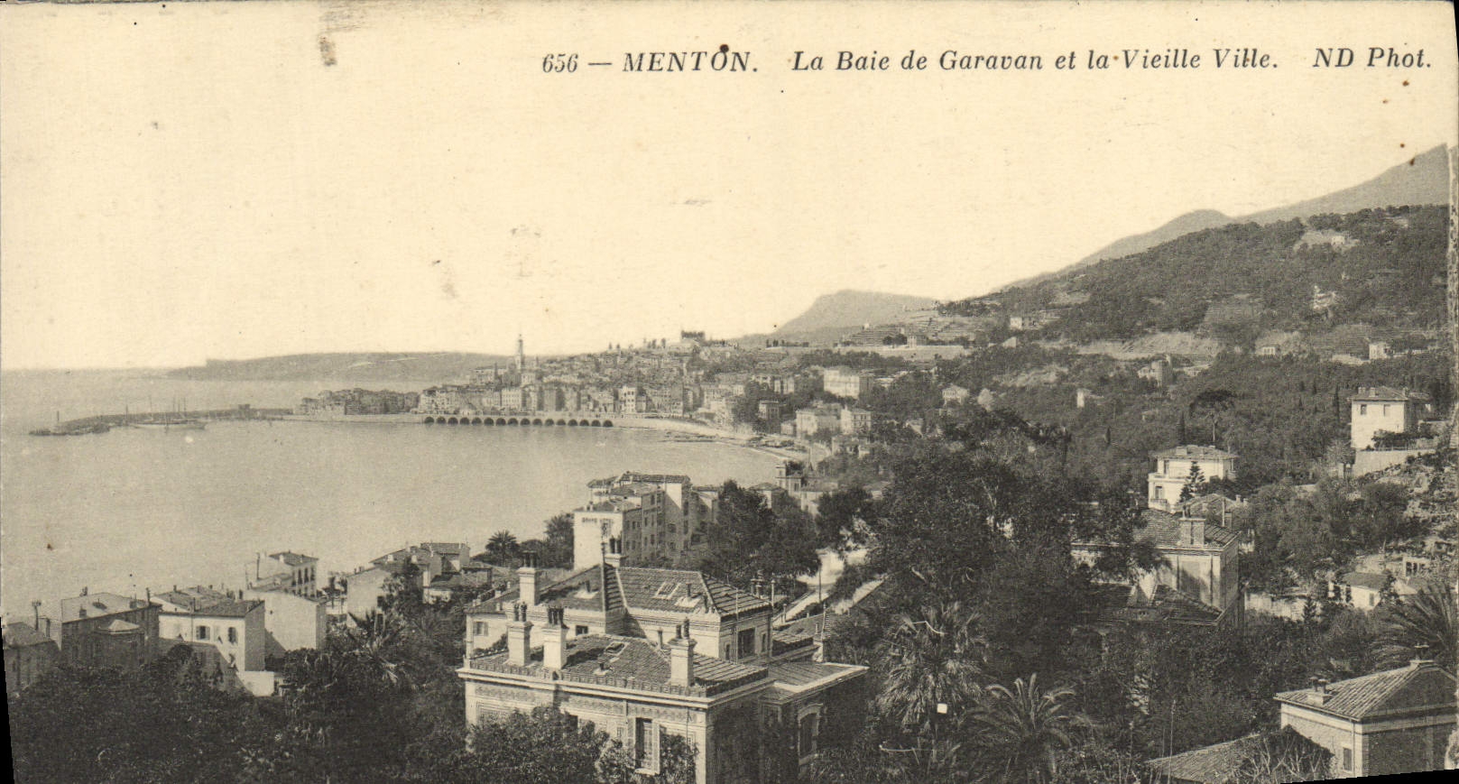 POSTAL de la VENDIMIA Menton la bahía De Garavan y la ciudad vieja