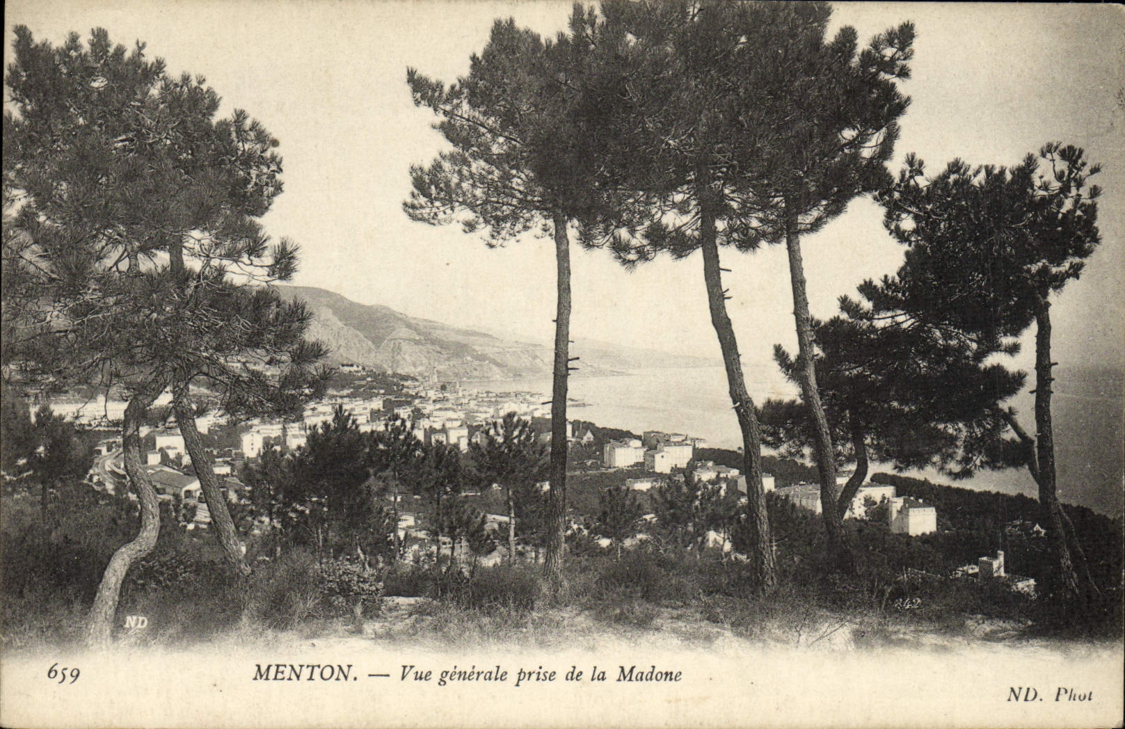 CPA Menton Vue Generale Prise de la Madone