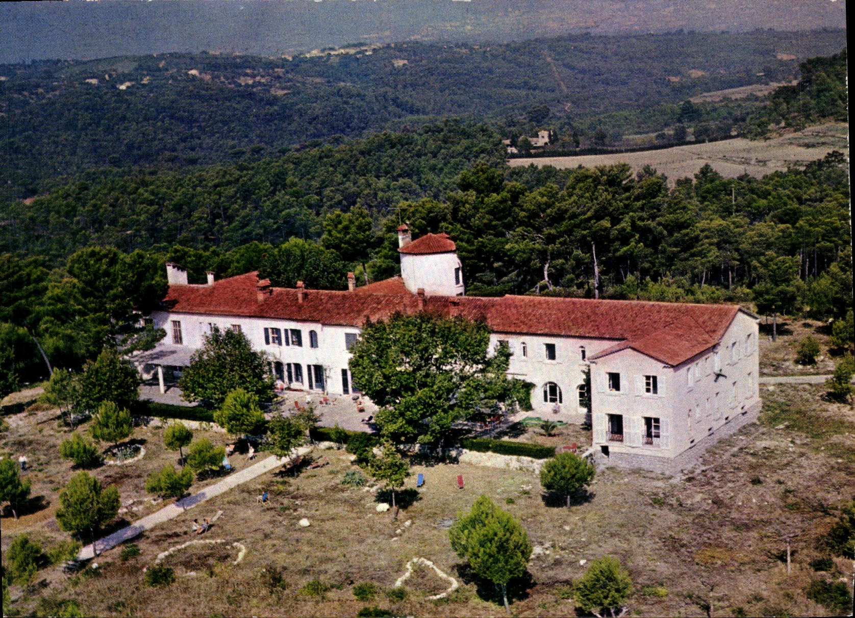 MODERN CARD Mougins Clinique Grangea Avenue of Borders