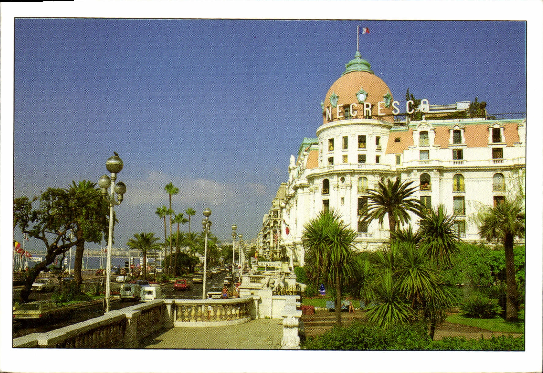 MODERN CARD Nice Walk Of the English Negresco Hotel