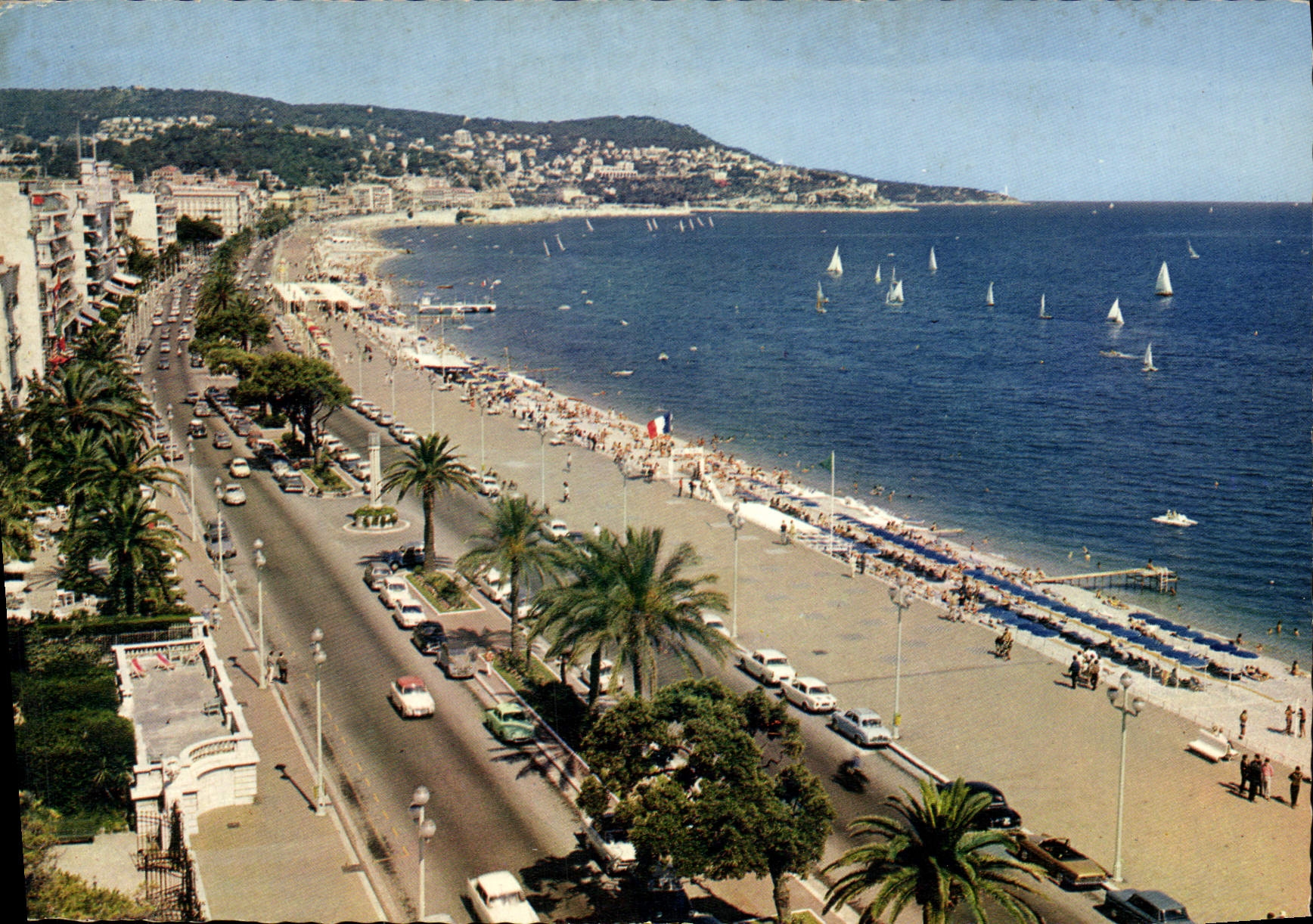CPM Nice La Promenade des Anglais et le Cap de Nice