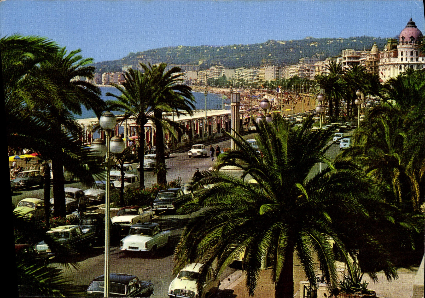 CPM Nice La Promenade Des Anglais Devant le Palais de la Mediterranee Hotel Negresco