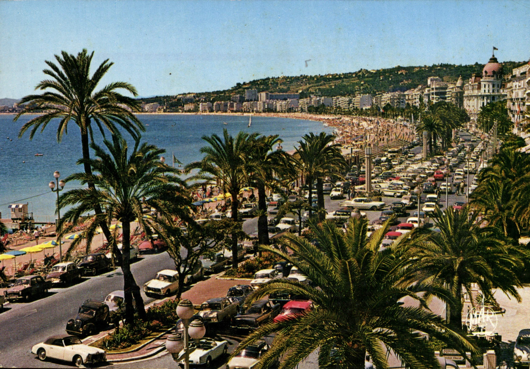 CPM Nice La Cote d'Azur La Promenade Des Anglais