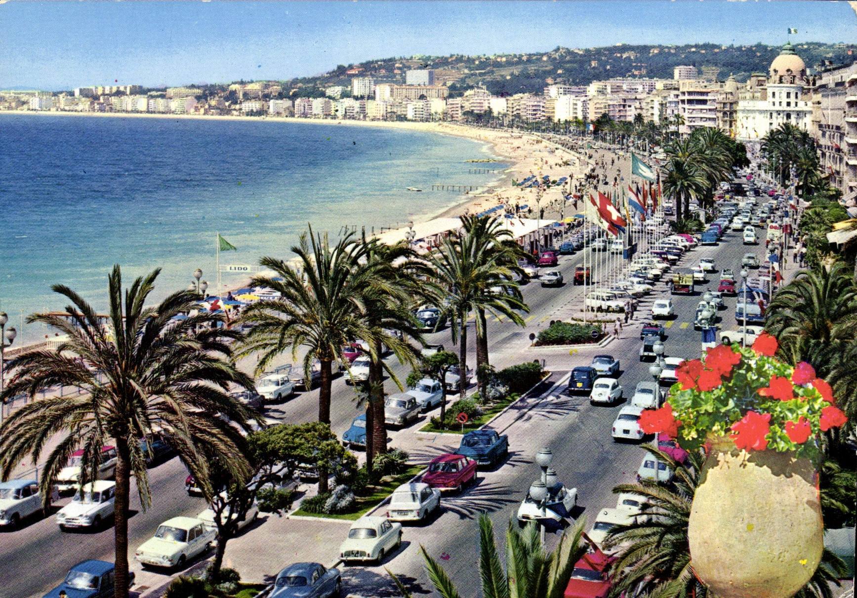 CPM Nice La Cote d'Azur La Promenade Des Anglais