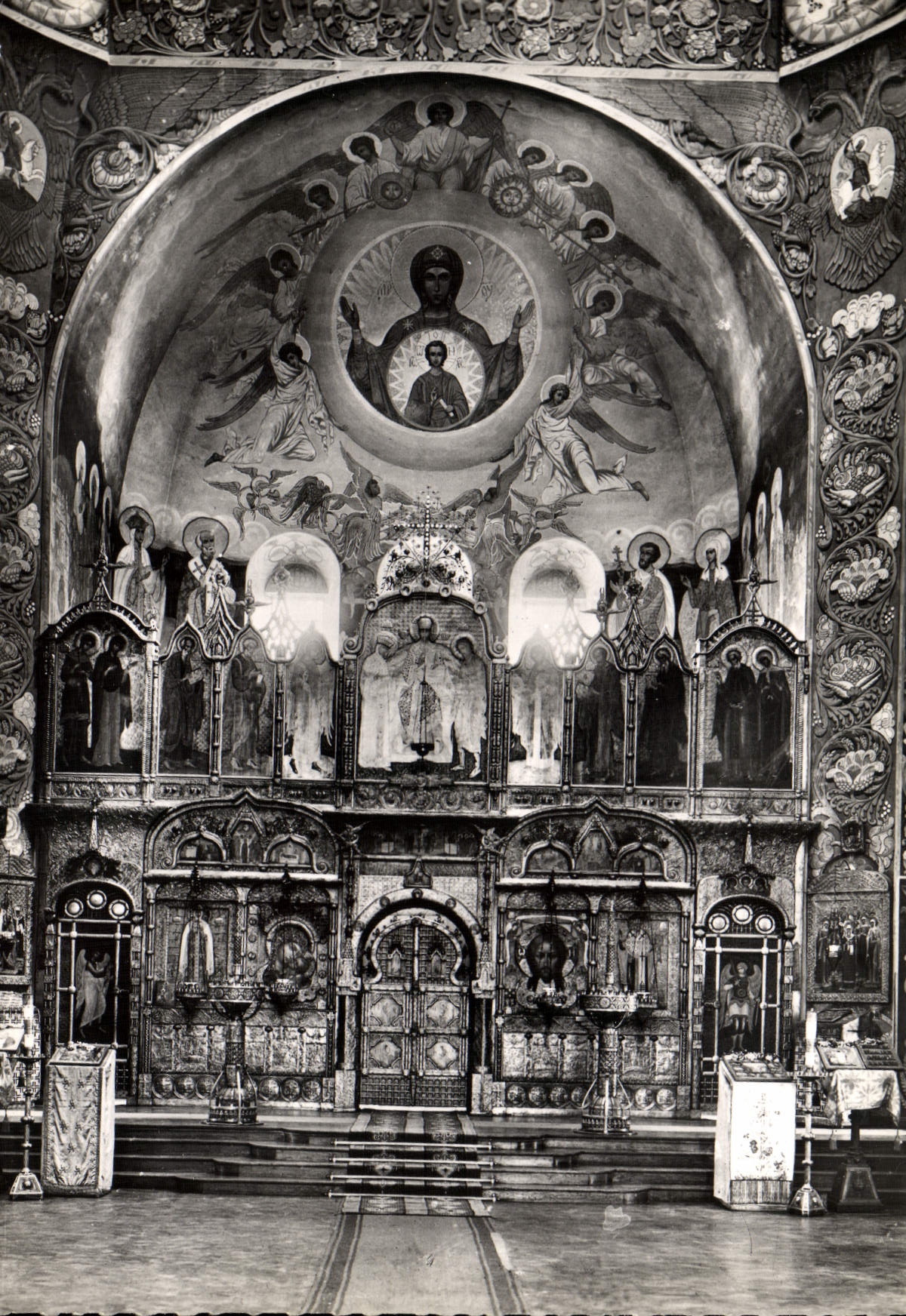 CPM Cathedrale Orthodoxe Russe De Nice Sainte vierge au dessus de l'autel