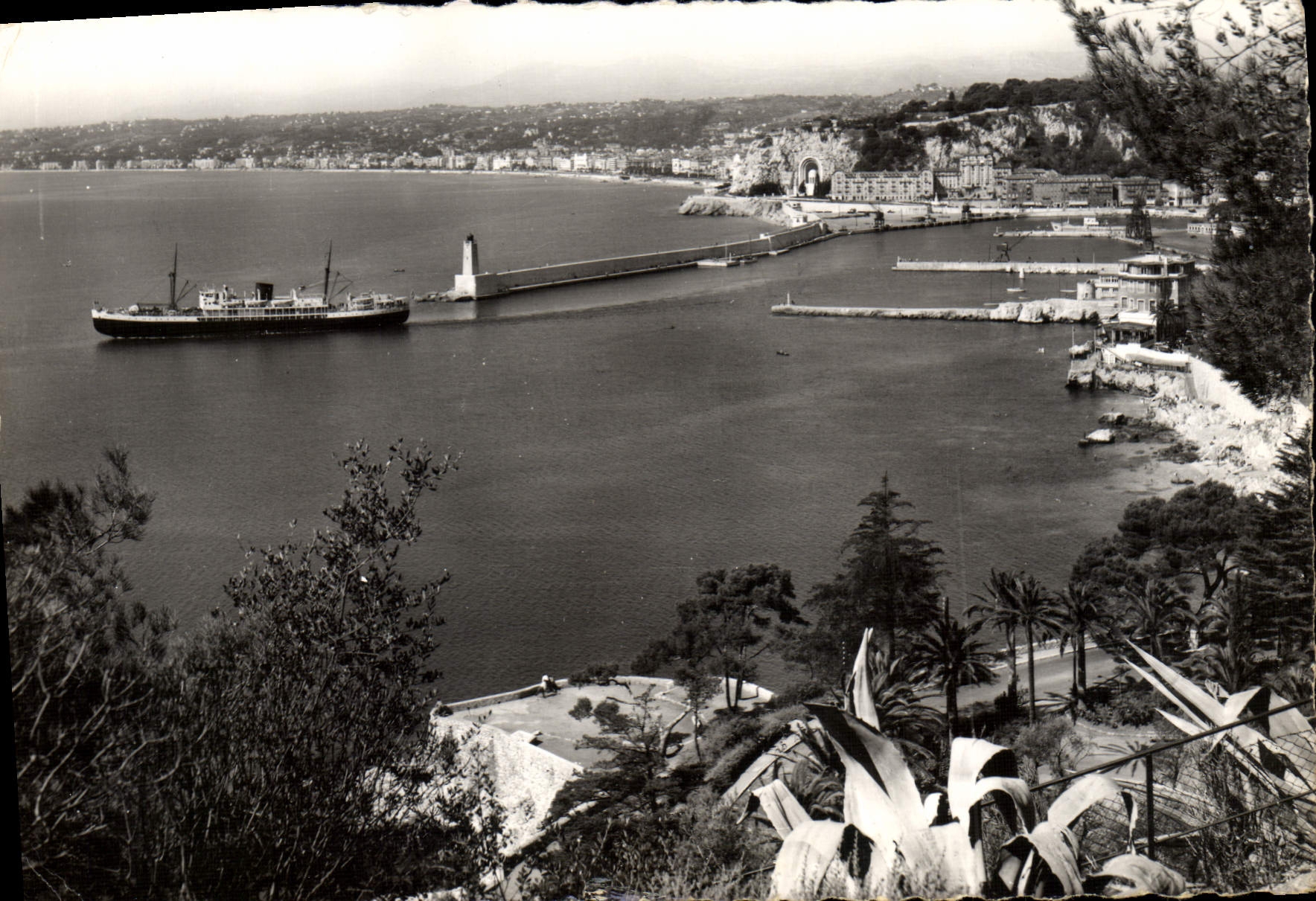 CPA Nice L'Entree du Port