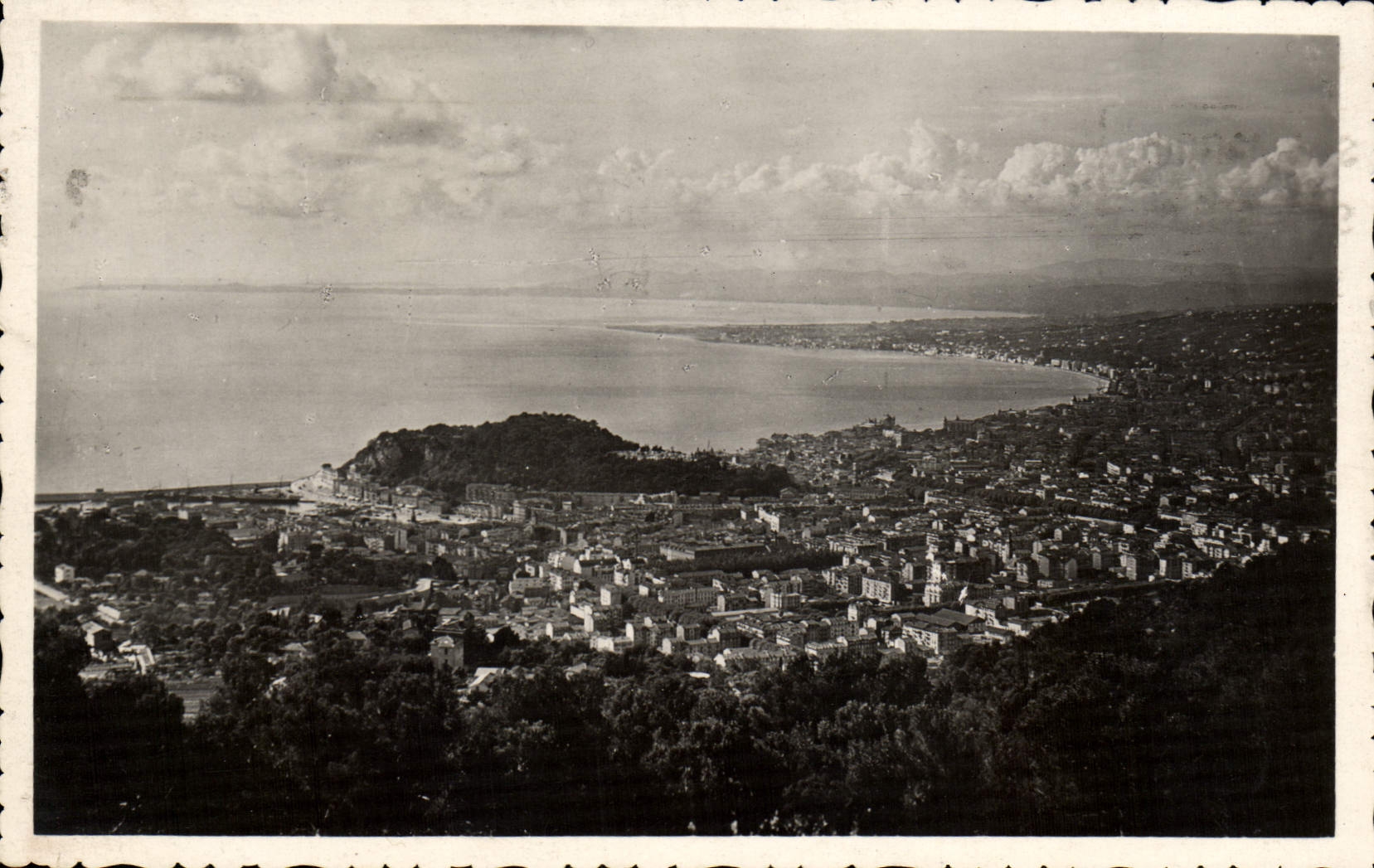 Opinión de la POSTAL de la VENDIMIA Niza y la bahía de los ángeles