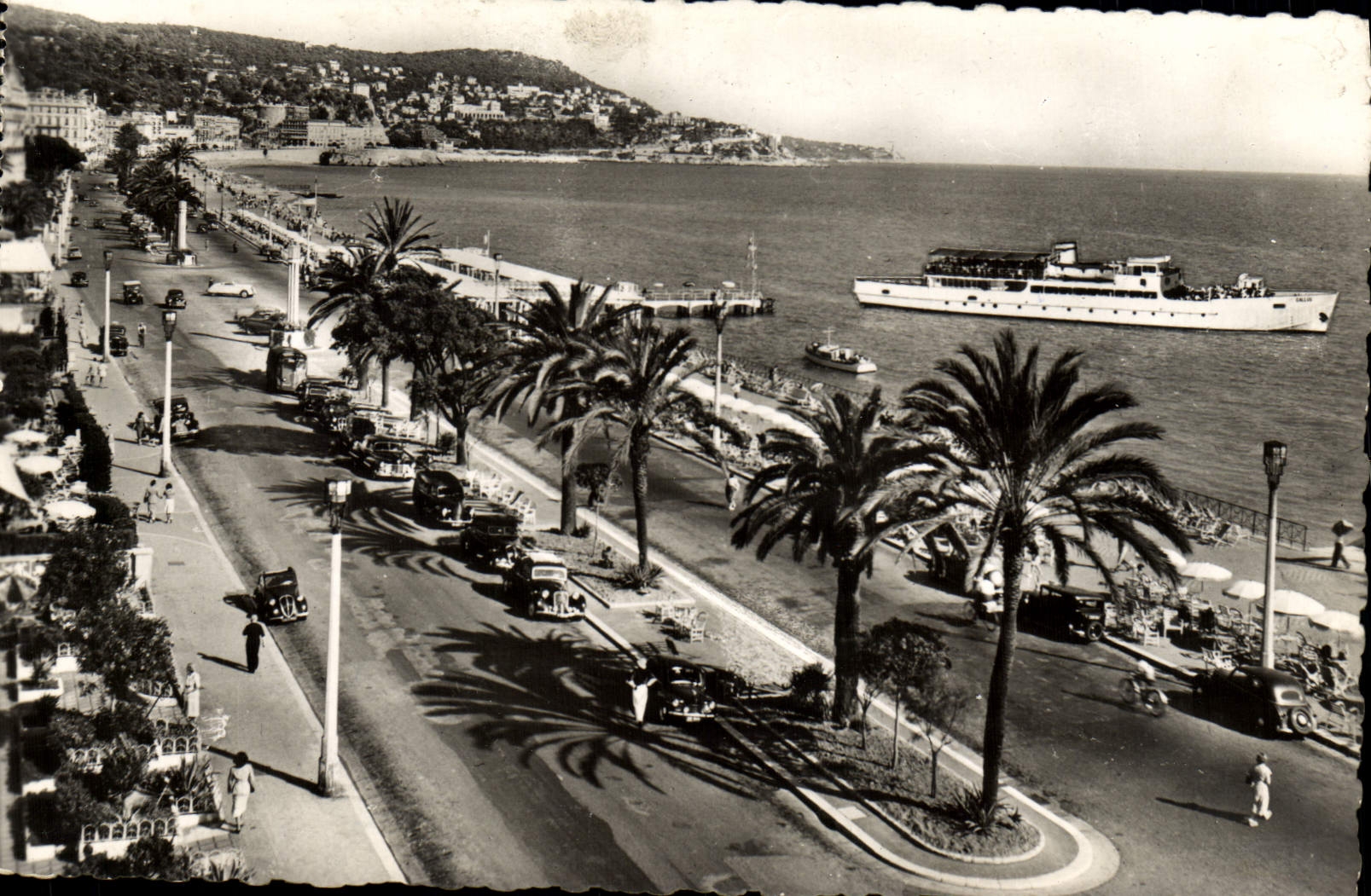 CPA Nice La Promenade Des Anglais Bateau