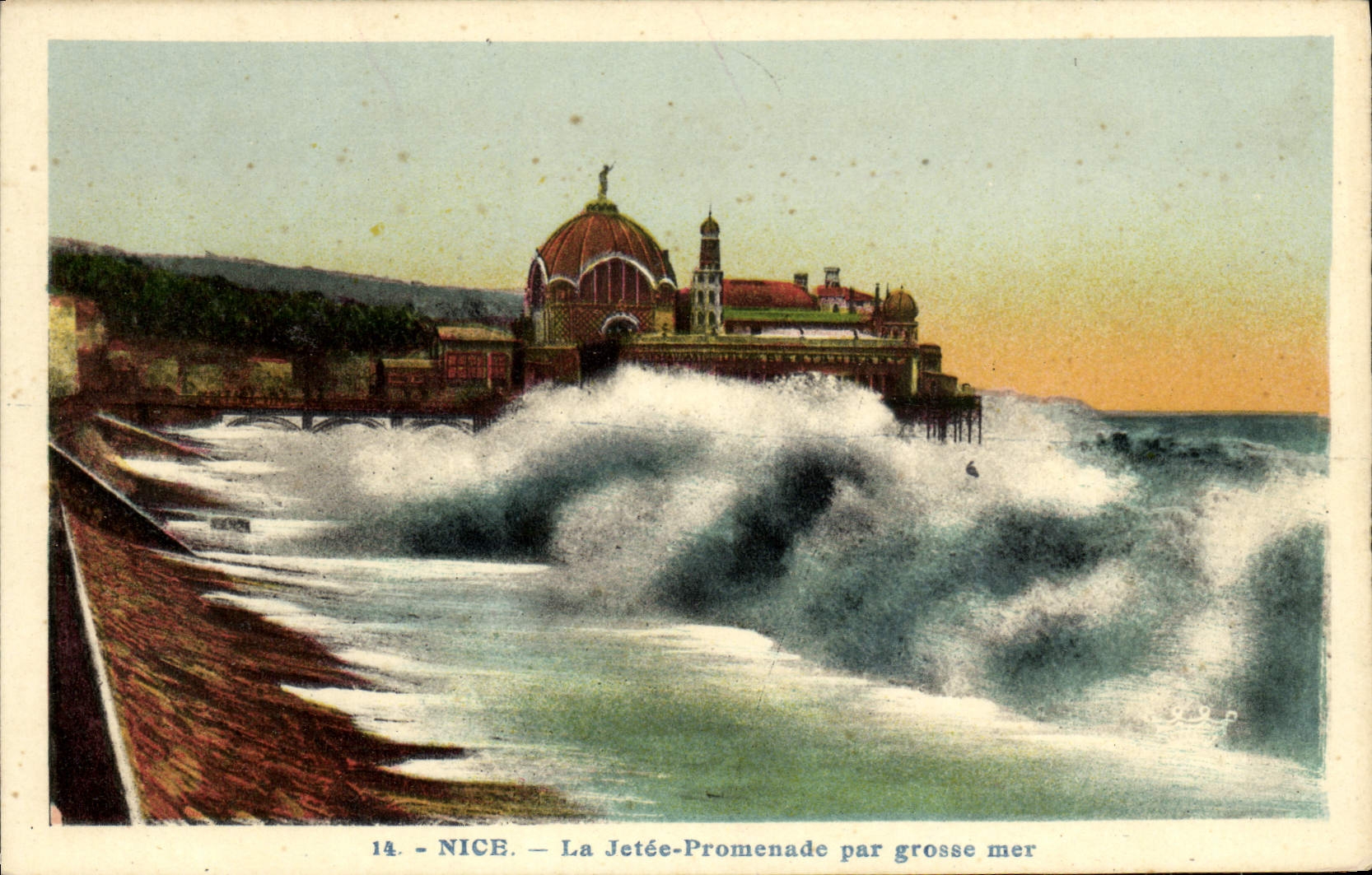 CPA Nice La Jetee Promenade Par Grosse Mer