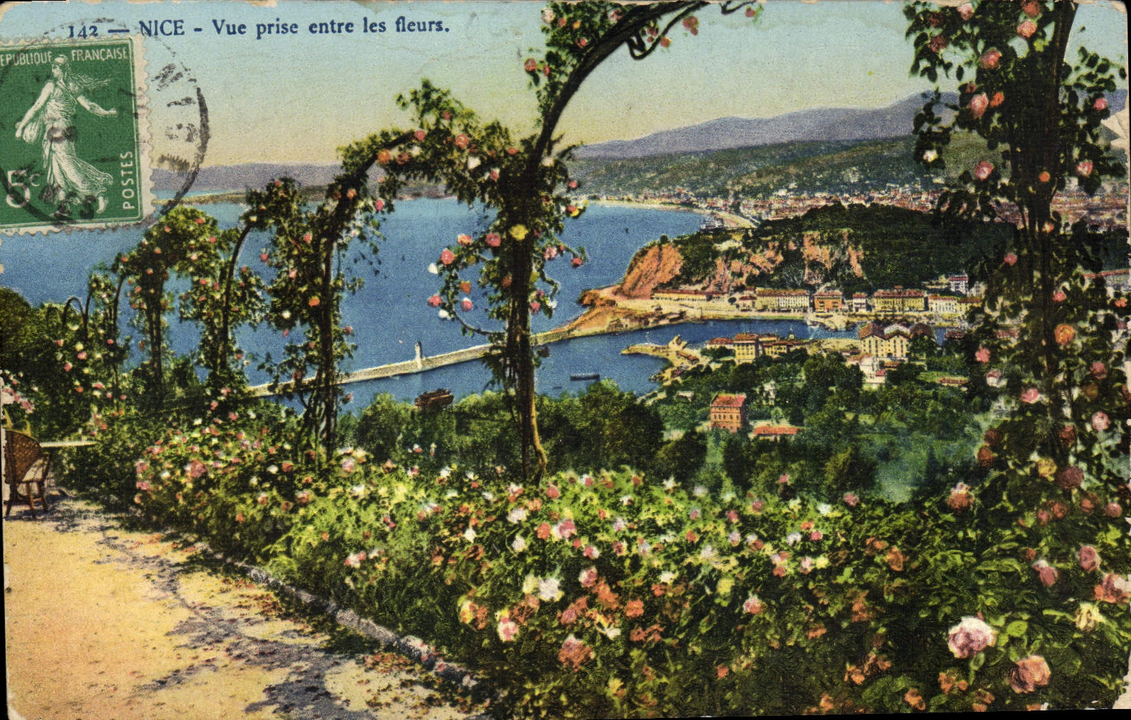CPA Nice Vue Prise entre les Fleurs
