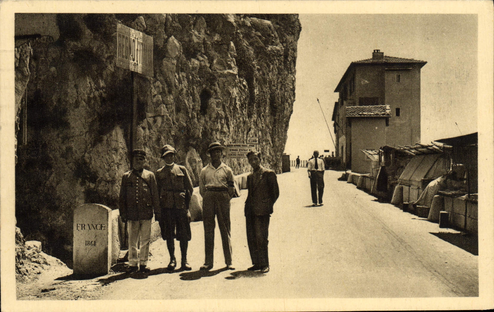 CPA Pont Saint Louis Excursion de la grande corniche Frontiere franco italienne Douanes