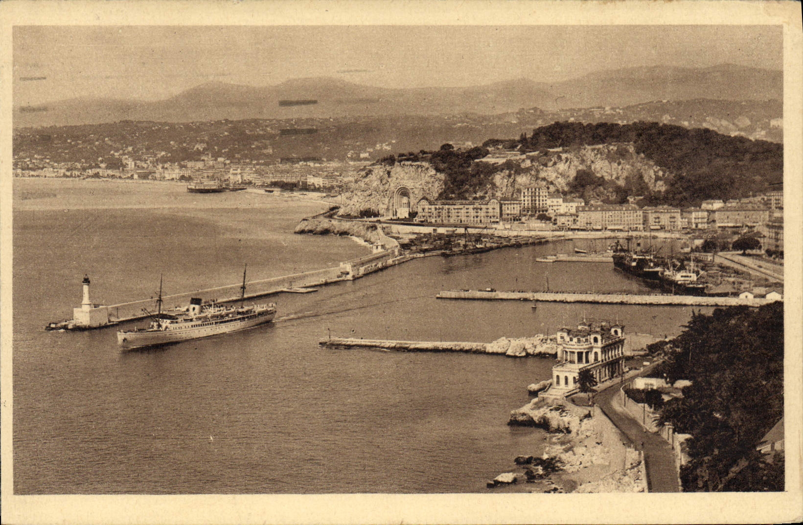 CPA Nice Promeande au Mont Boron Bateau