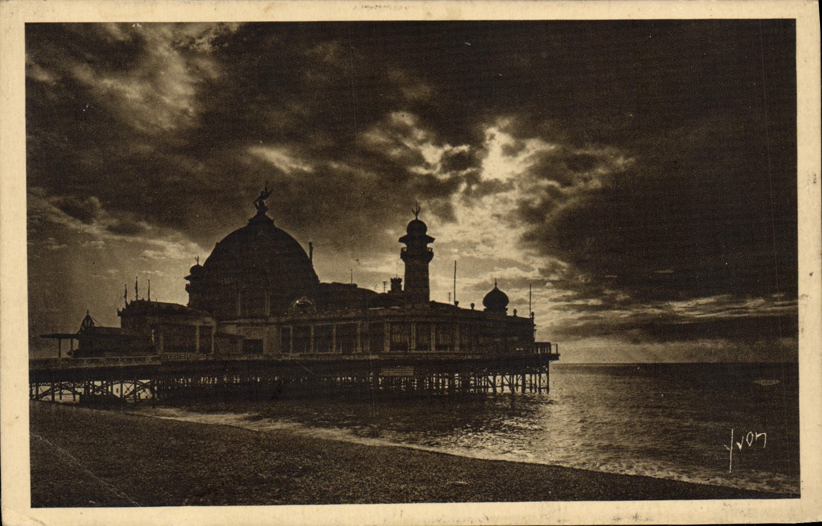 CPA Nice Crepuscule sur le Palais de la Jetee