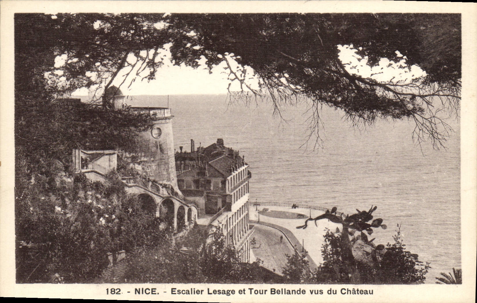 CPA Nice Escalier Lesage et Tour Bellande vus du Chateau