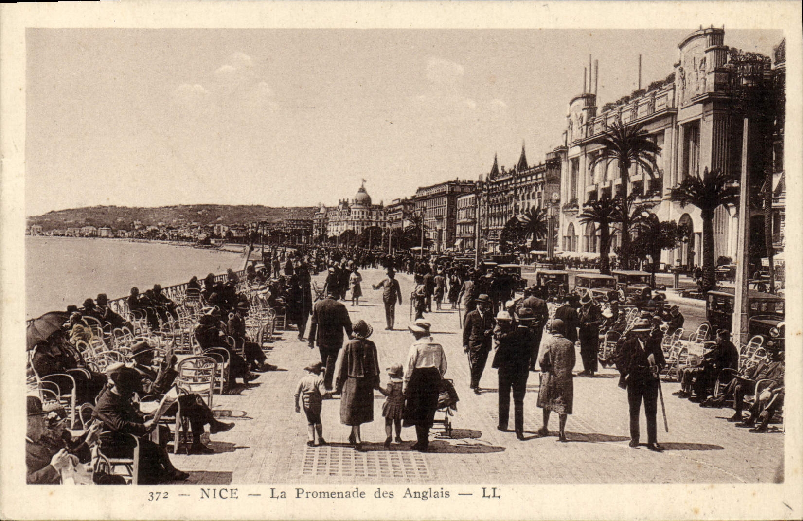CPA Nice La Promenade des Anglais
