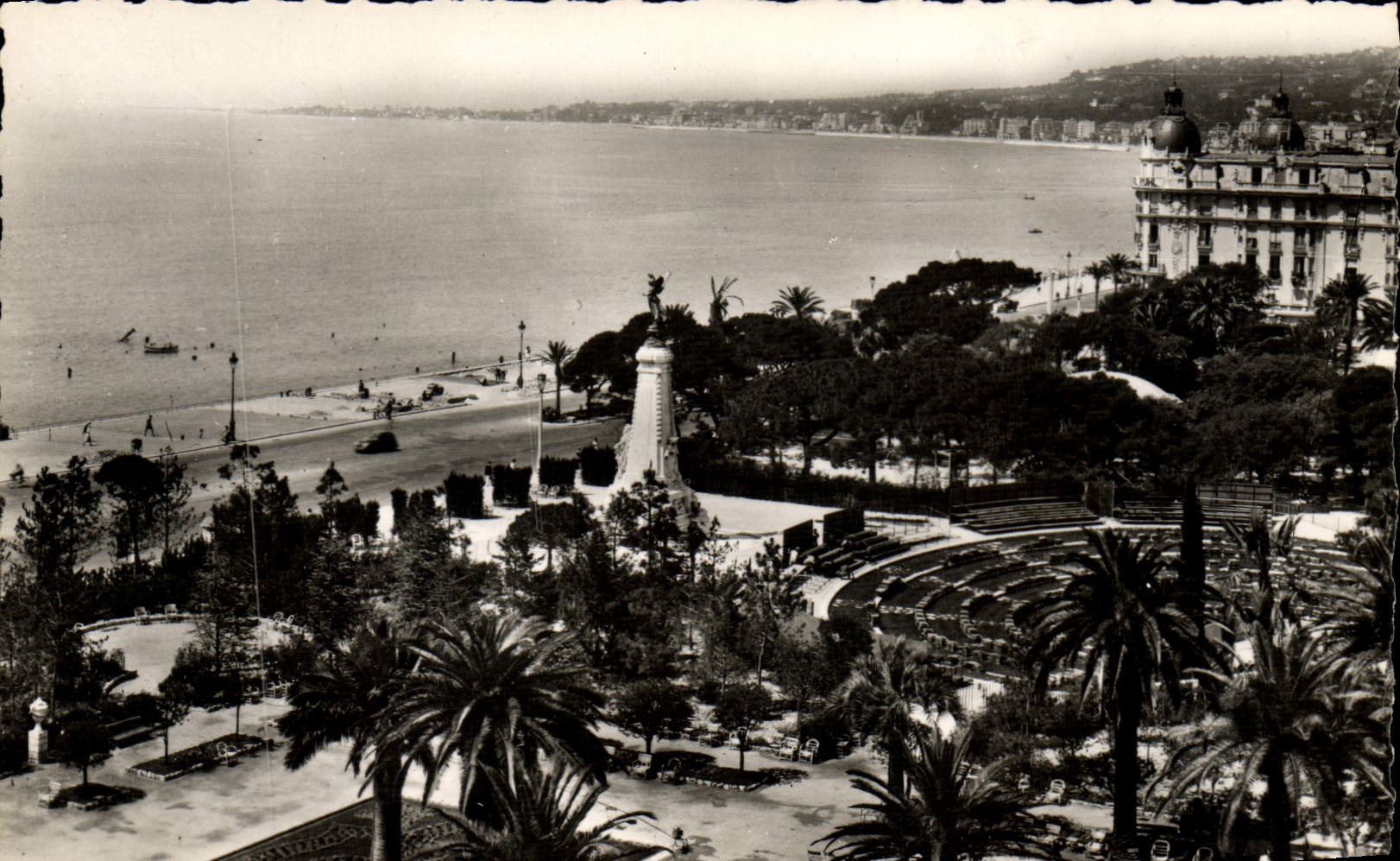 CPA Nice Le Monument du Centenaire et le Theatre de Verdure