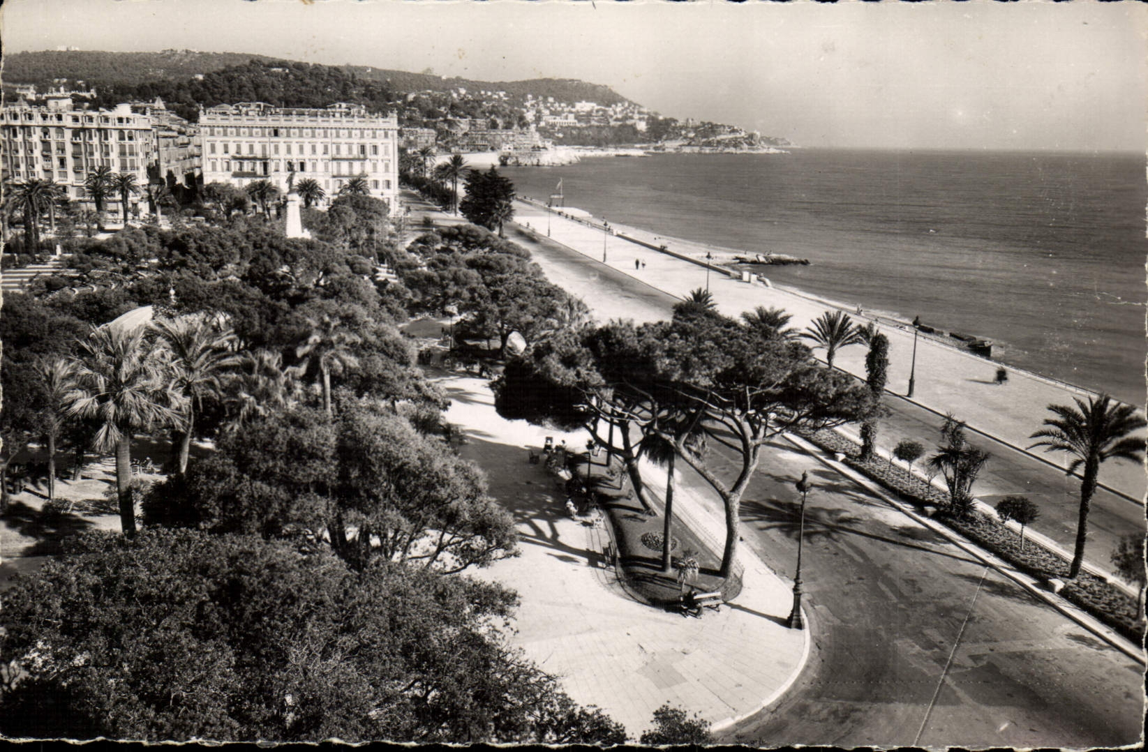 VINTAGE POSTCARD Nice Seen on the Gardens Albert 1st