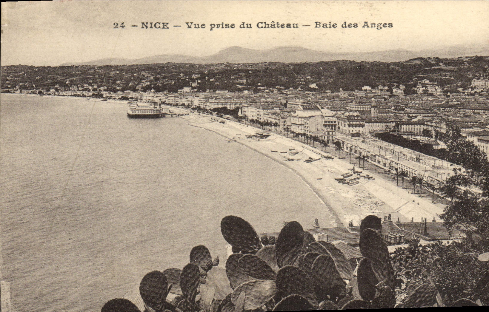 CPA Nice Vue prise du Chateau Baie des Anges 