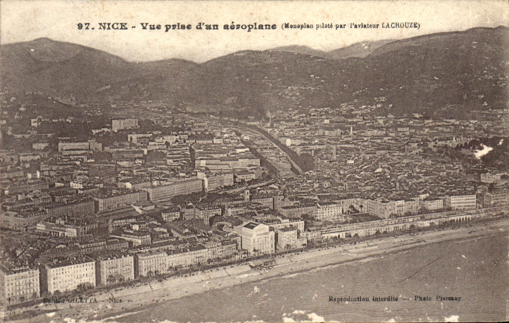 POSTAL de la VENDIMIA Niza vista de un aeroplano