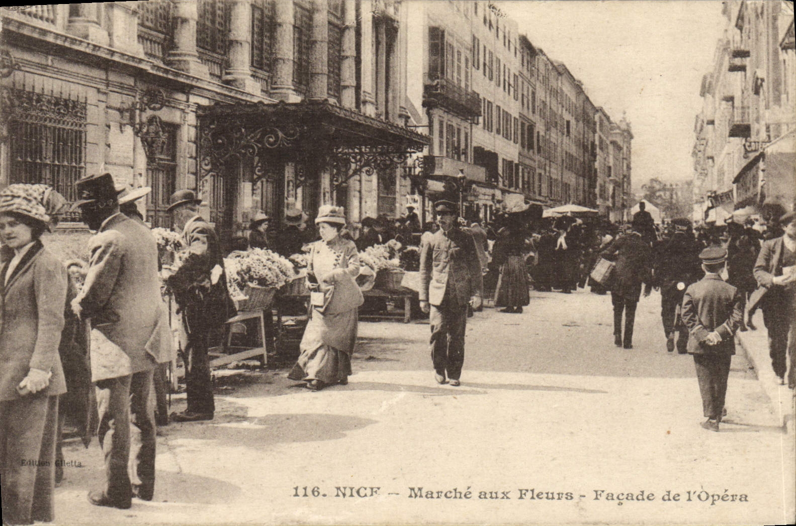 CPA Nice Marche aux Fleurs Facade de l'Opera 