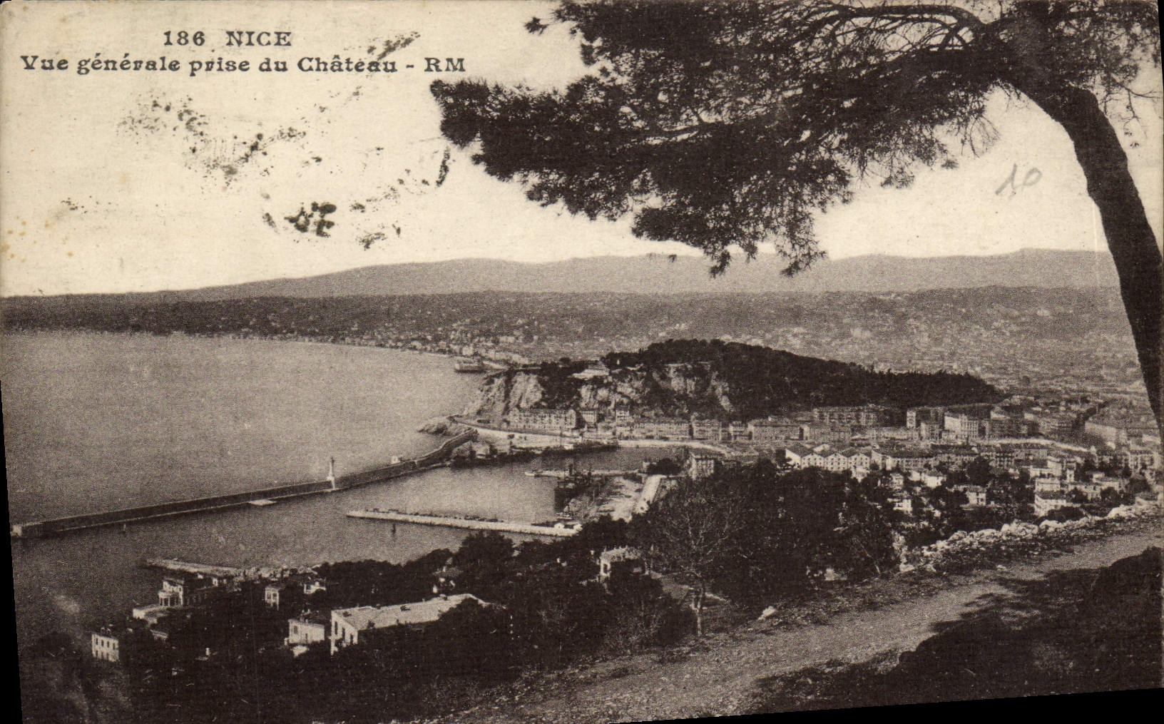 CPA Nice Vue generale prise du Chateau