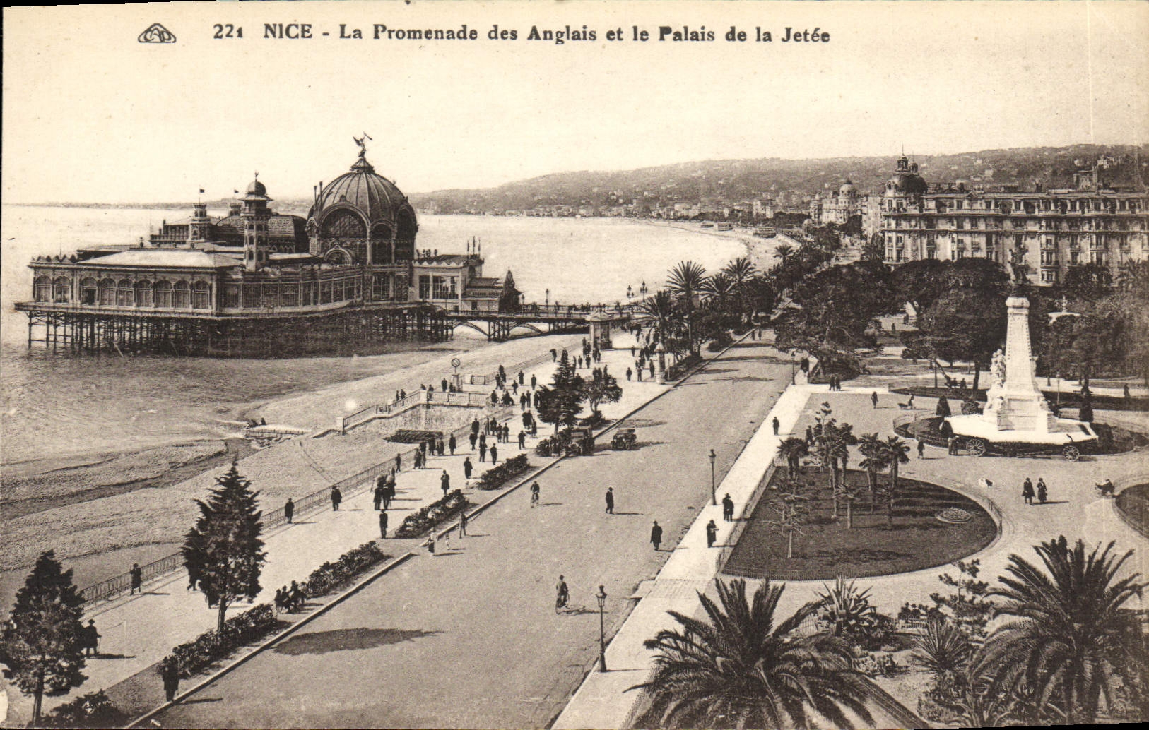 CPA Nice La Promenade des Anglais et le Palais de la Jetee