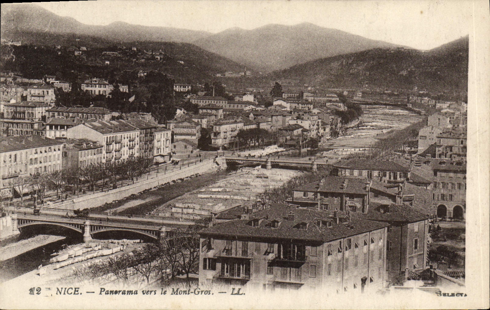 Panorama de la POSTAL de la VENDIMIA Niza hacia el montaje grande