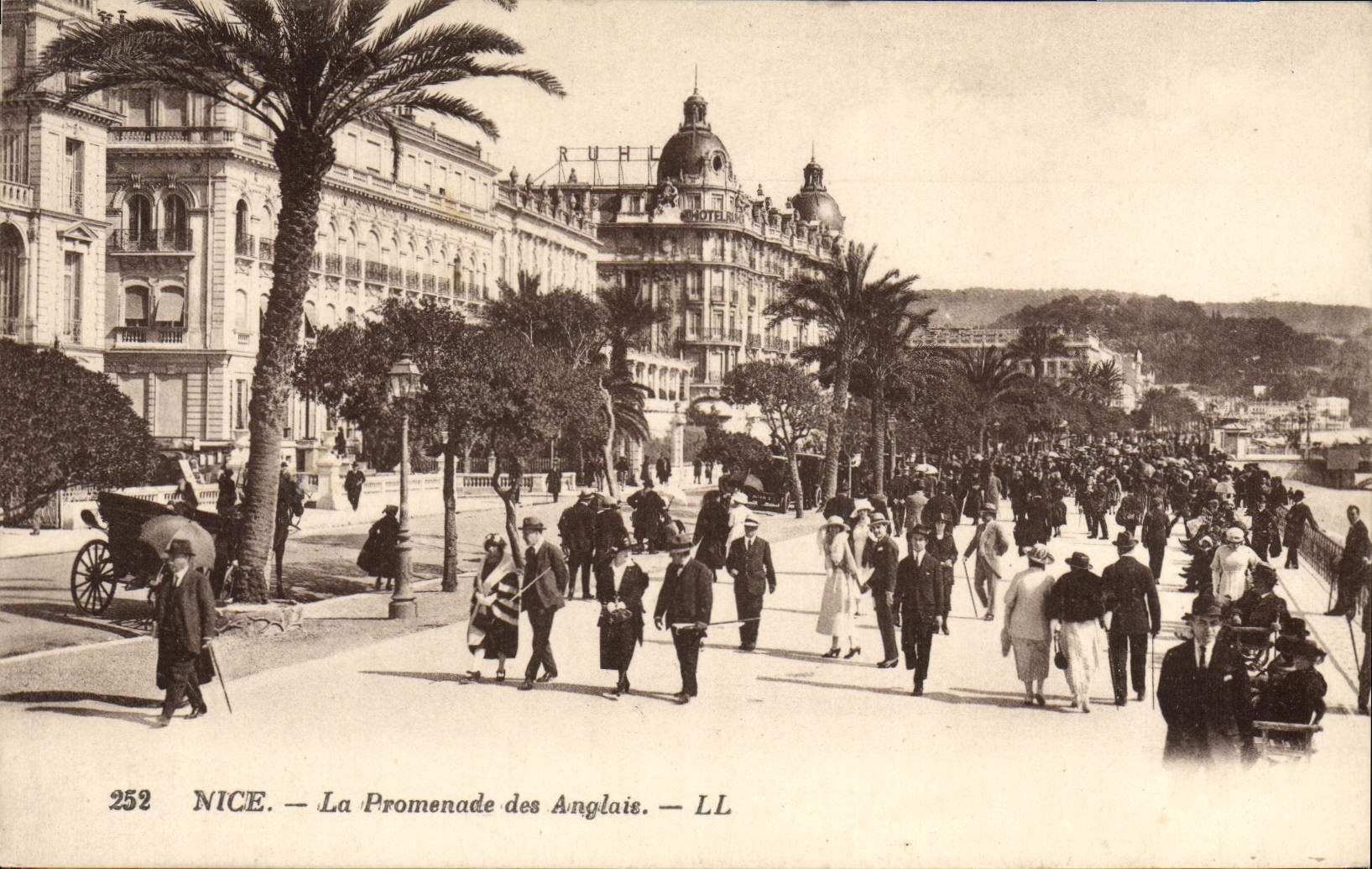 CPA Nice Le Promenade des Anglais 