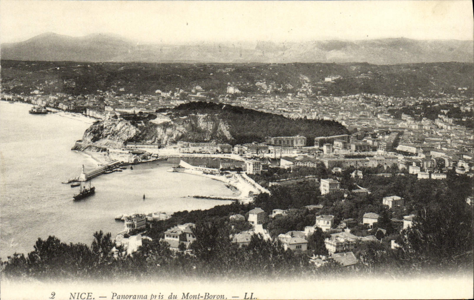 CPA Nice Panorama pris du Mont Boron