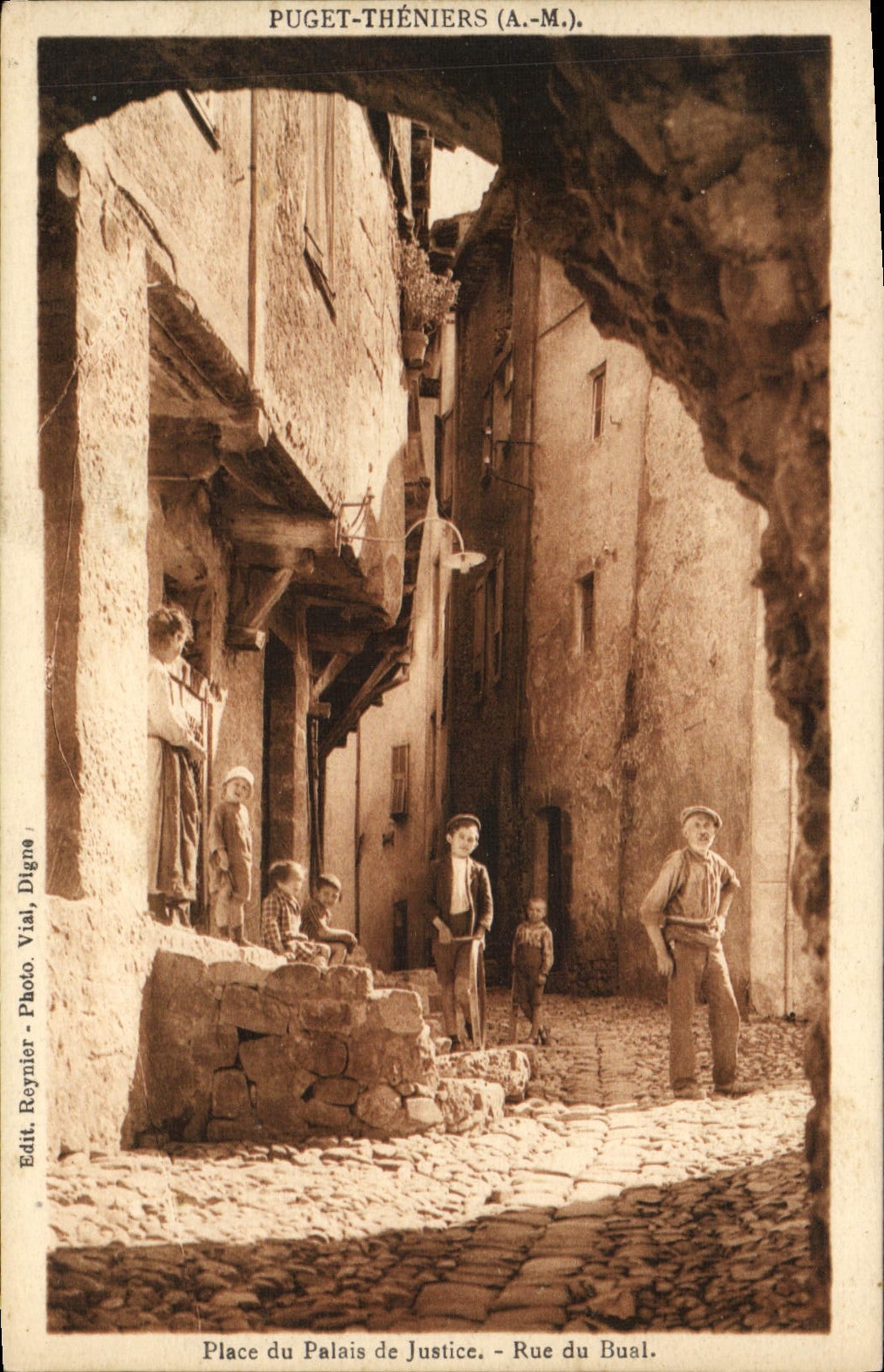 CPA Puget Theniers Place du Palais de Justice Rue du Bual